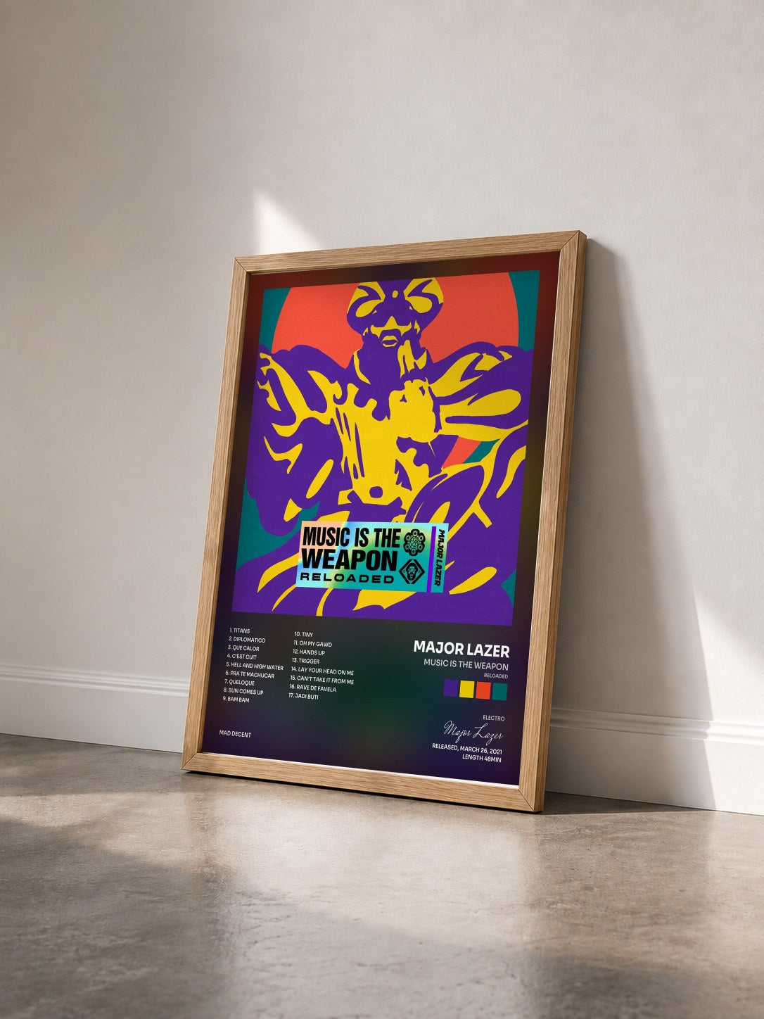 #bois Tableau de l'album Music Is the Weapon (Reloaded) de Major Lazer vu de trois quarts, cadre en bois brut