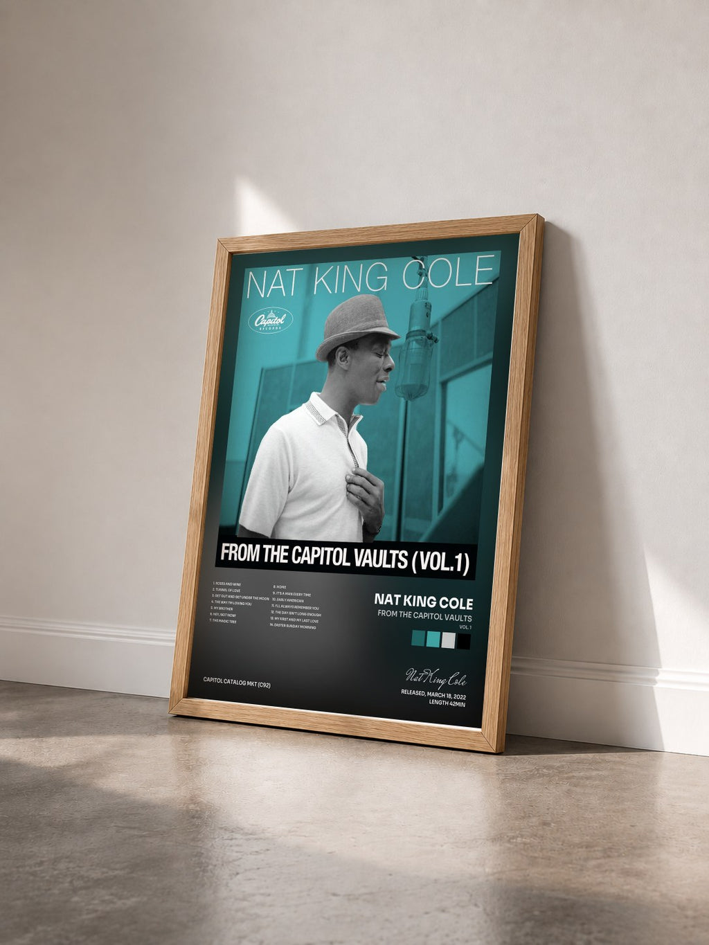 #bois Tableau de l'album From The Capitol Vaults (Vol. 1) de Nat King Cole vu de trois quarts, cadre en bois brut