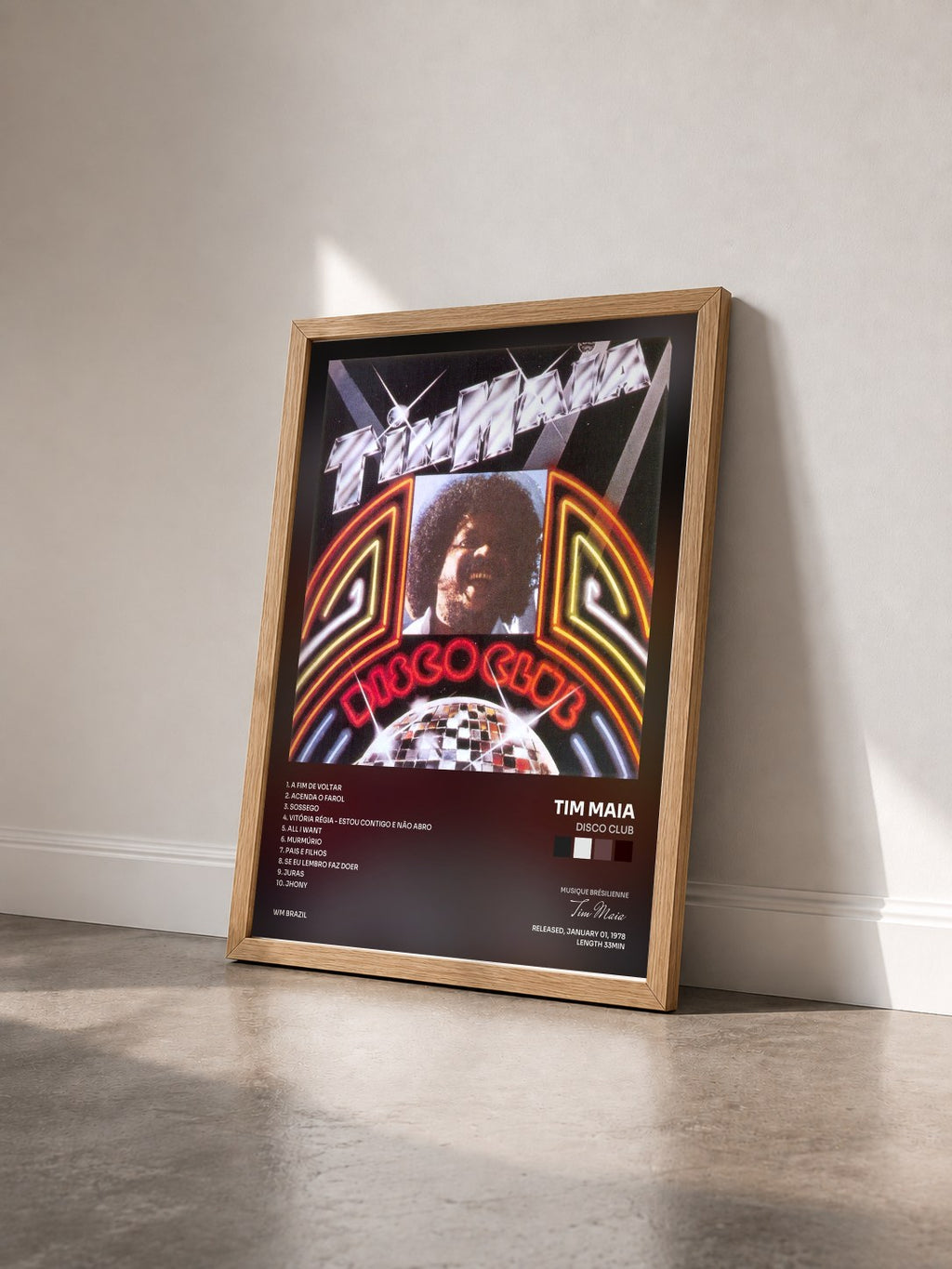 #bois Tableau de l'album Disco Club de Tim Maia vu de trois quarts, cadre en bois brut