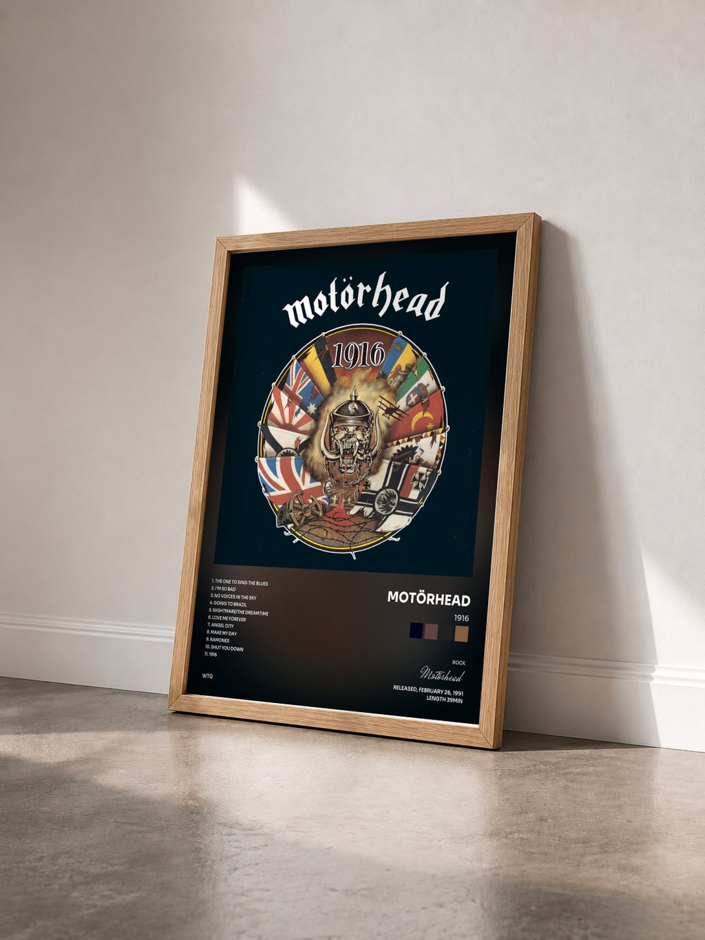 #bois Tableau de l'album 1916 de Motörhead vu de trois quarts, cadre en bois brut