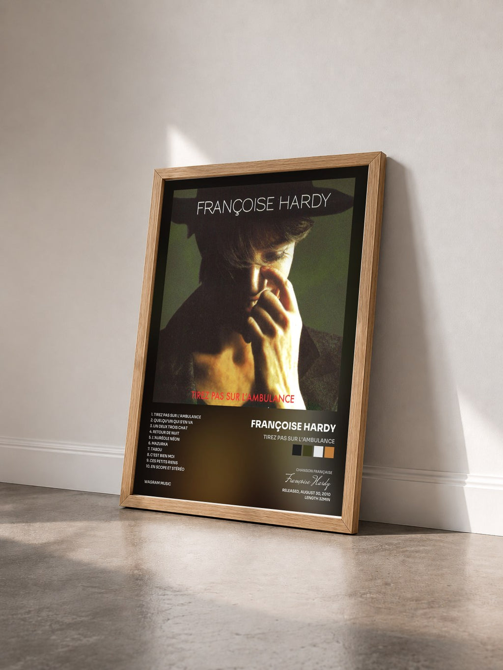 #bois Tableau de l'album Tirez Pas Sur L'Ambulance de Françoise Hardy vu de trois quarts, cadre en bois brut