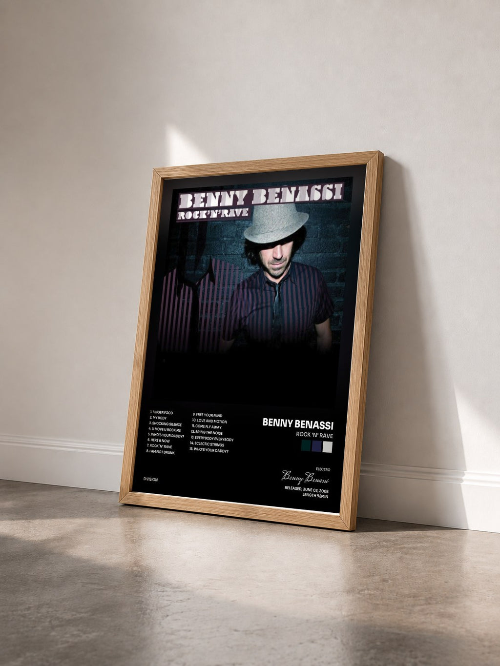 #bois Tableau de l'album Rock 'N' Rave de Benny Benassi vu de trois quarts, cadre en bois brut