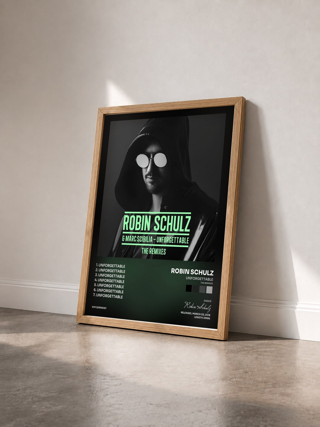#bois Tableau de l'album Unforgettable (The Remixes) de Robin Schulz vu de trois quarts, cadre en bois brut