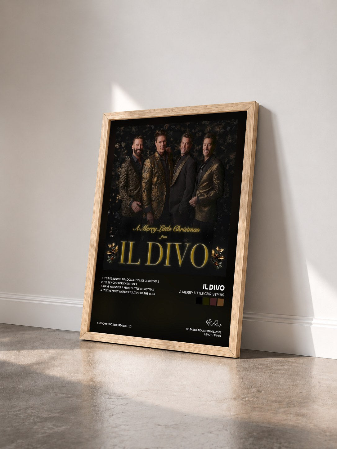 #bois Tableau de l'album A Merry Little Christmas de Il Divo vu de trois quarts, cadre en bois brut
