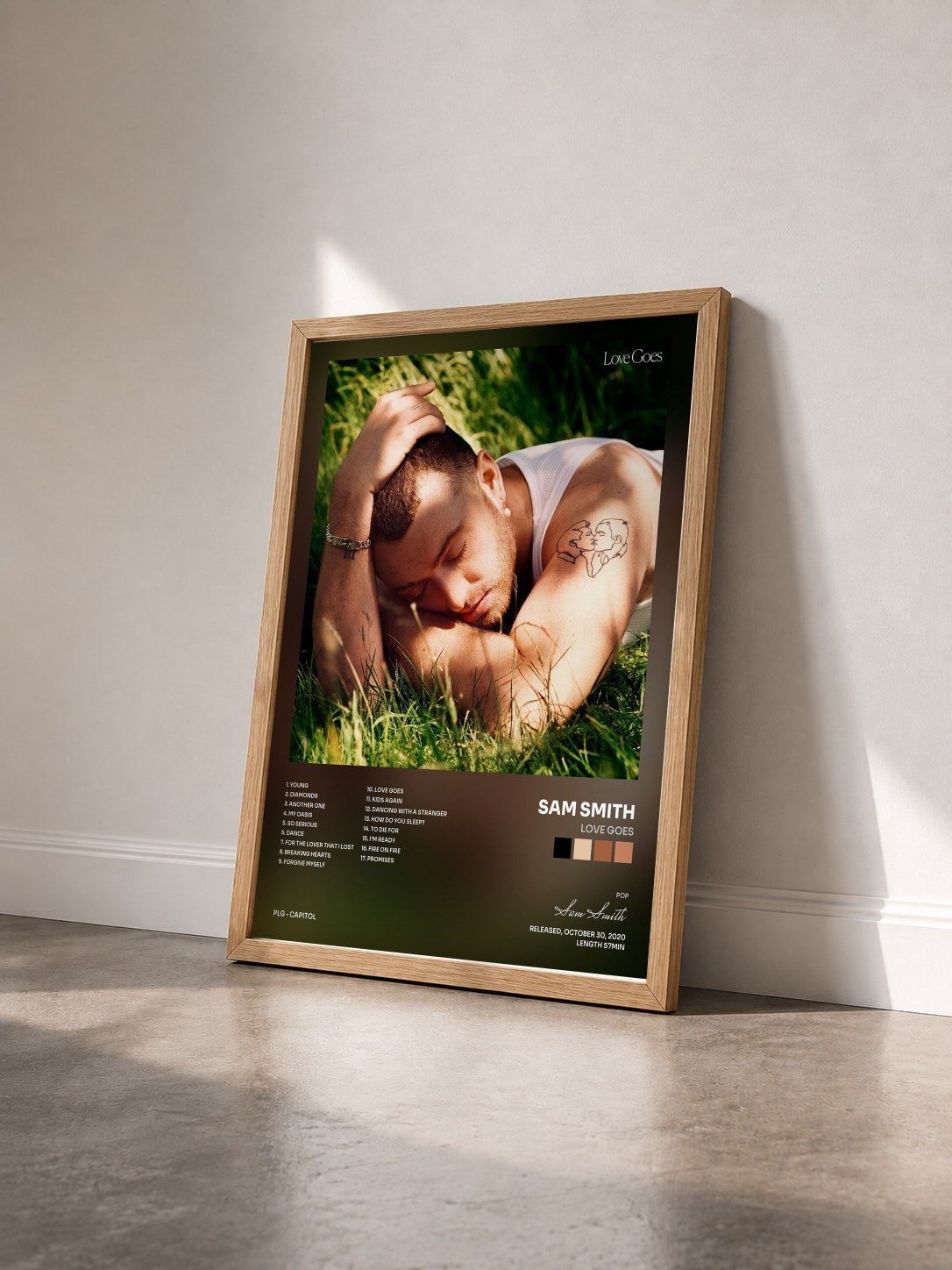 #bois Tableau de l'album Love Goes de Sam Smith vu de trois quarts, cadre en bois brut