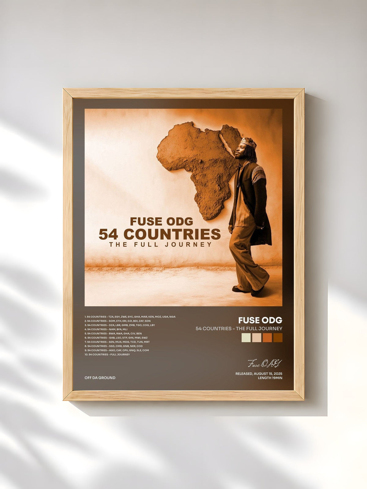 #bois Tableau de l'album 54 Countries - The Full Journey de Fuse ODG, cadre en bois brut, imprimé et encadré en France