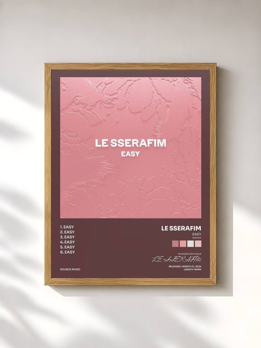 #bois Tableau de l'album EASY (Remixes) de LE SSERAFIM, cadre en bois brut, imprimé et encadré en France