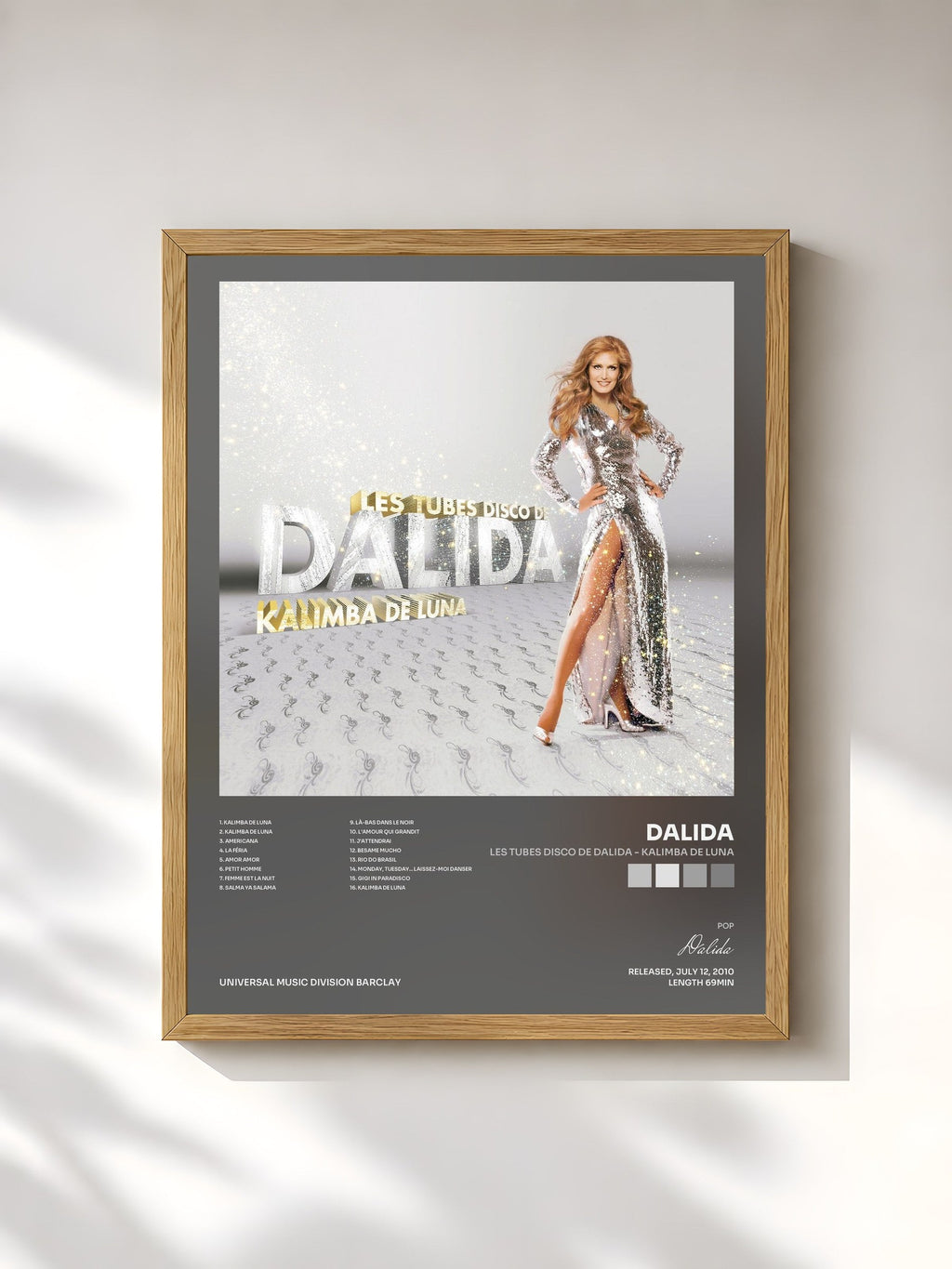 #bois Tableau de l'album Les Tubes Disco De Dalida - Kalimba De Luna de Dalida, cadre en bois brut, imprimé et encadré en France