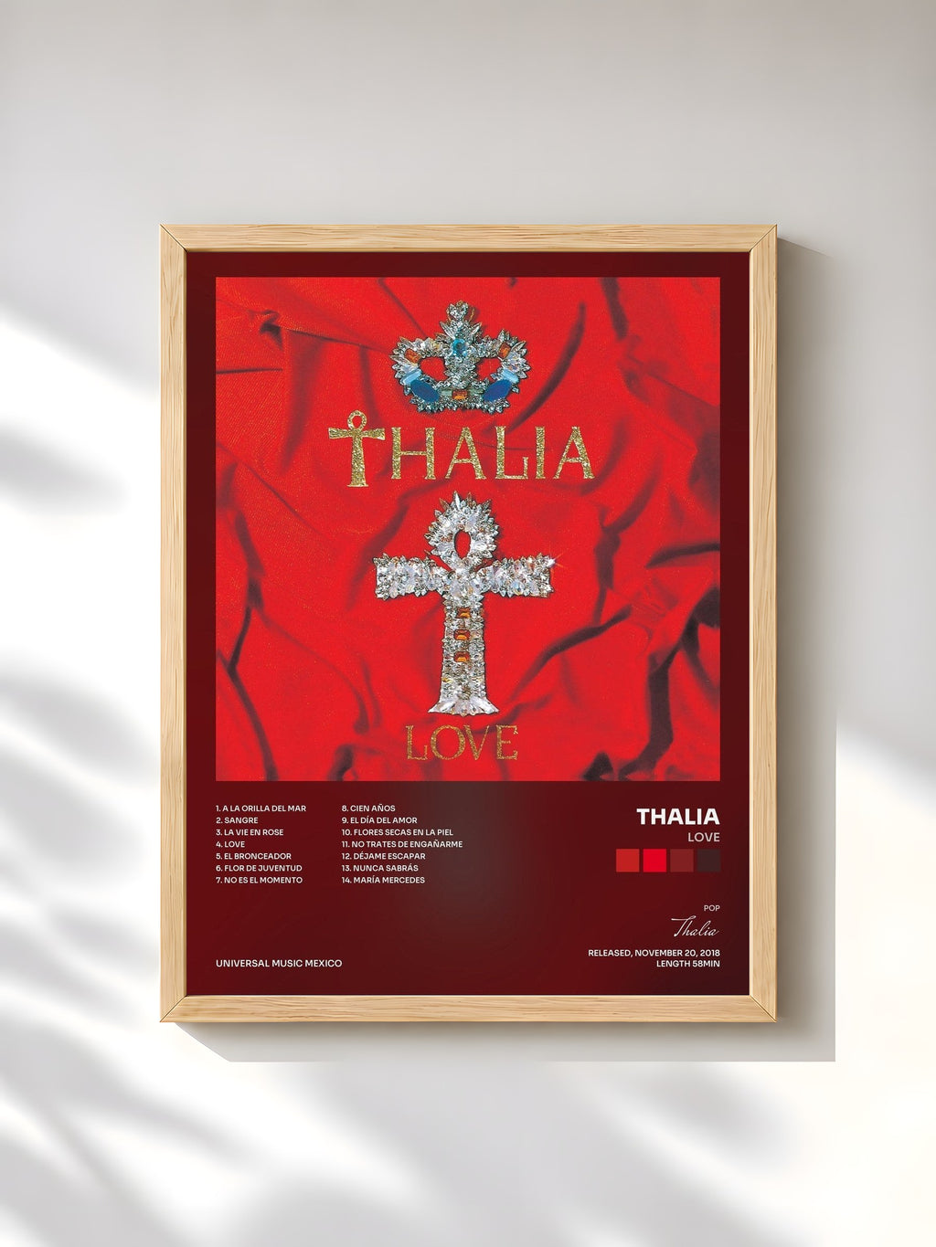 #bois Tableau de l'album Love de Thalia, cadre en bois brut, imprimé et encadré en France