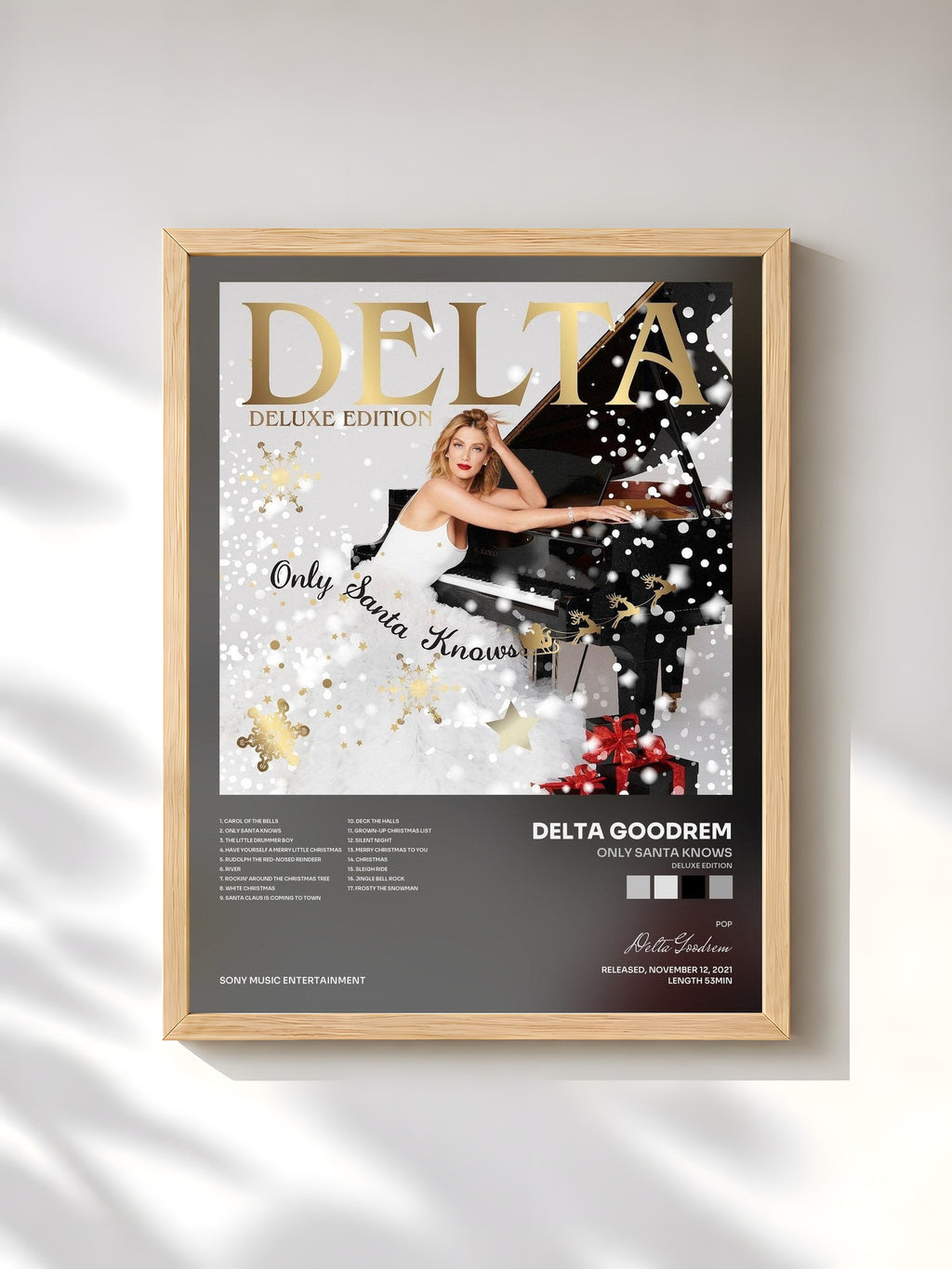 #bois Tableau de l'album Only Santa Knows (Deluxe Edition) de Delta Goodrem, cadre en bois brut, imprimé et encadré en France