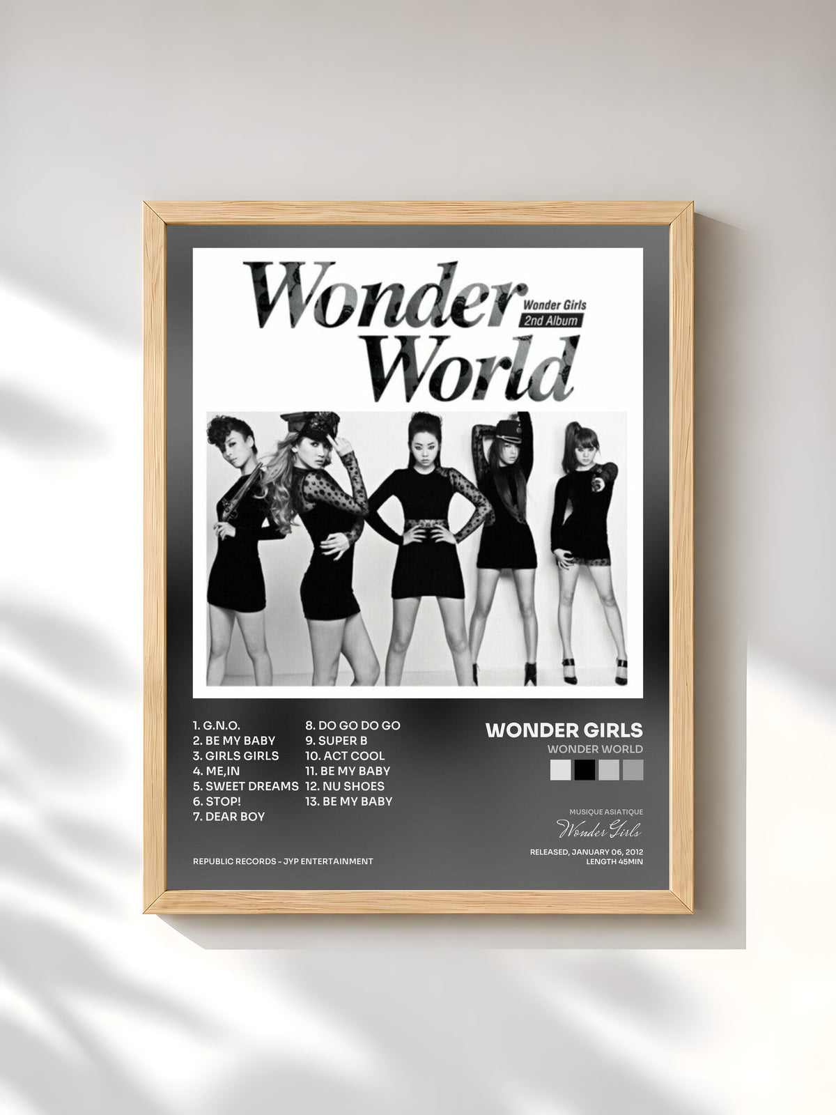 #bois Tableau de l'album Wonder World de Wonder Girls, cadre en bois brut, imprimé et encadré en France