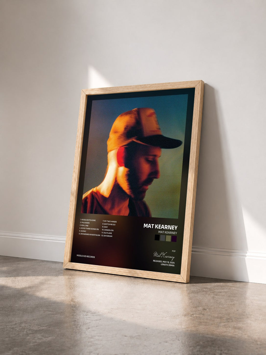 #bois Tableau de l'album Mat Kearney de Mat Kearney vu de trois quarts, cadre en bois brut