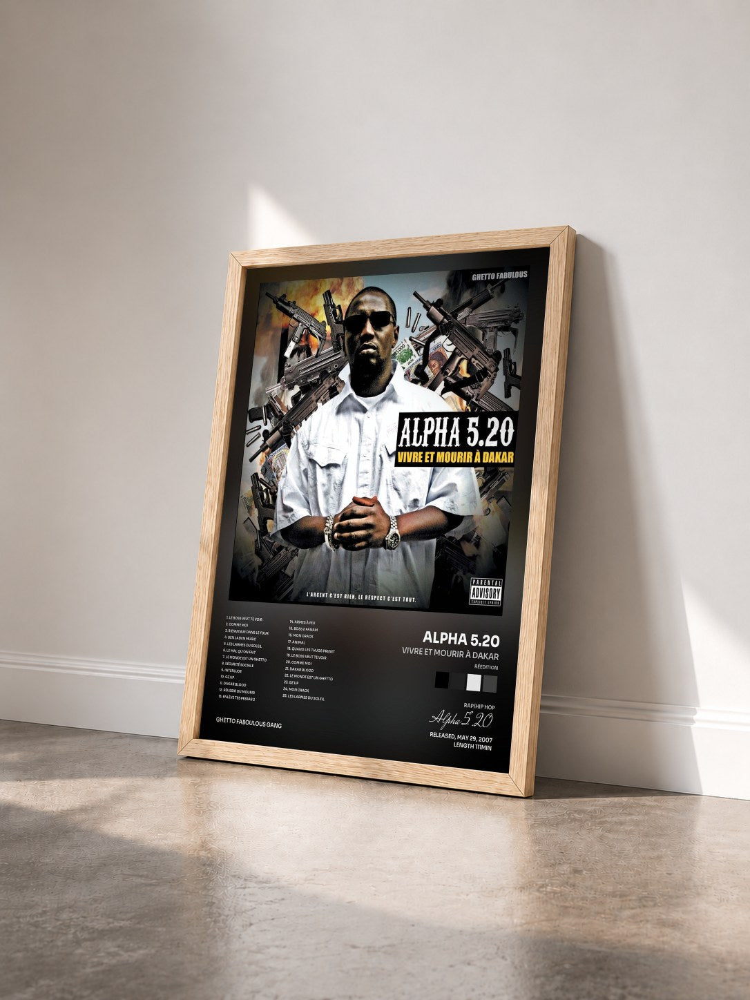#bois Tableau de l'album Vivre et mourir à Dakar (Réedition) de Alpha 5.20 vu de trois quarts, cadre en bois brut