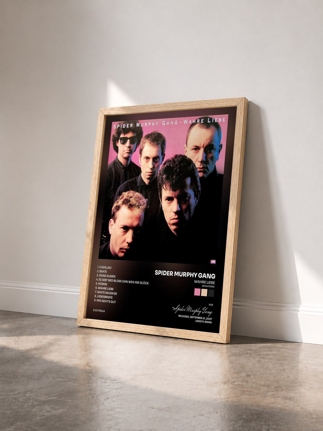#bois Tableau de l'album Wahre Liebe (Remastered) de Spider Murphy Gang vu de trois quarts, cadre en bois brut
