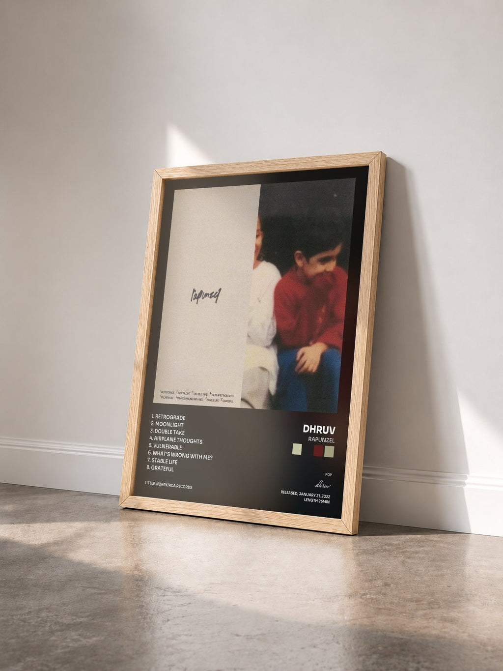 #bois Tableau de l'album rapunzel de dhruv vu de trois quarts, cadre en bois brut