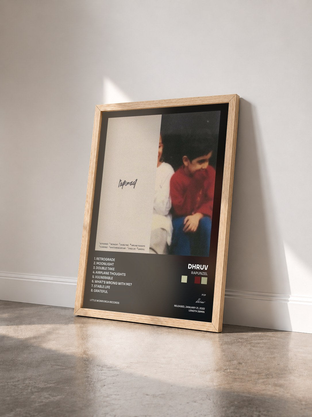#bois Tableau de l'album rapunzel de dhruv vu de trois quarts, cadre en bois brut