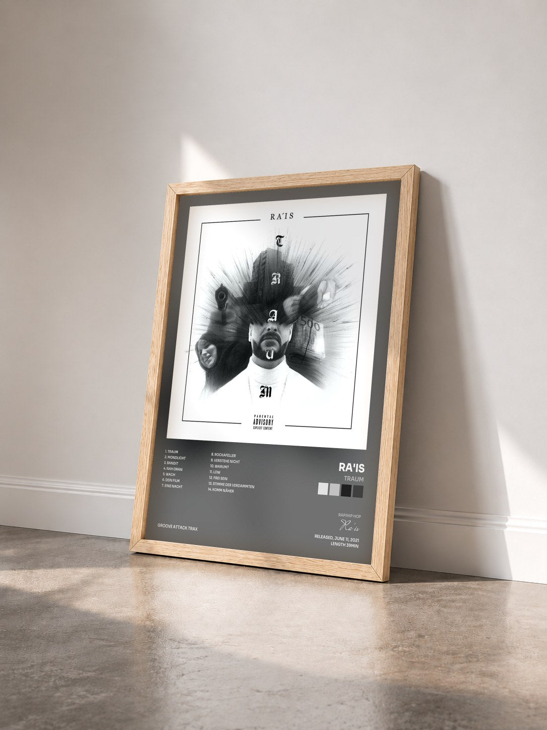 #bois Tableau de l'album Traum de Ra'is vu de trois quarts, cadre en bois brut