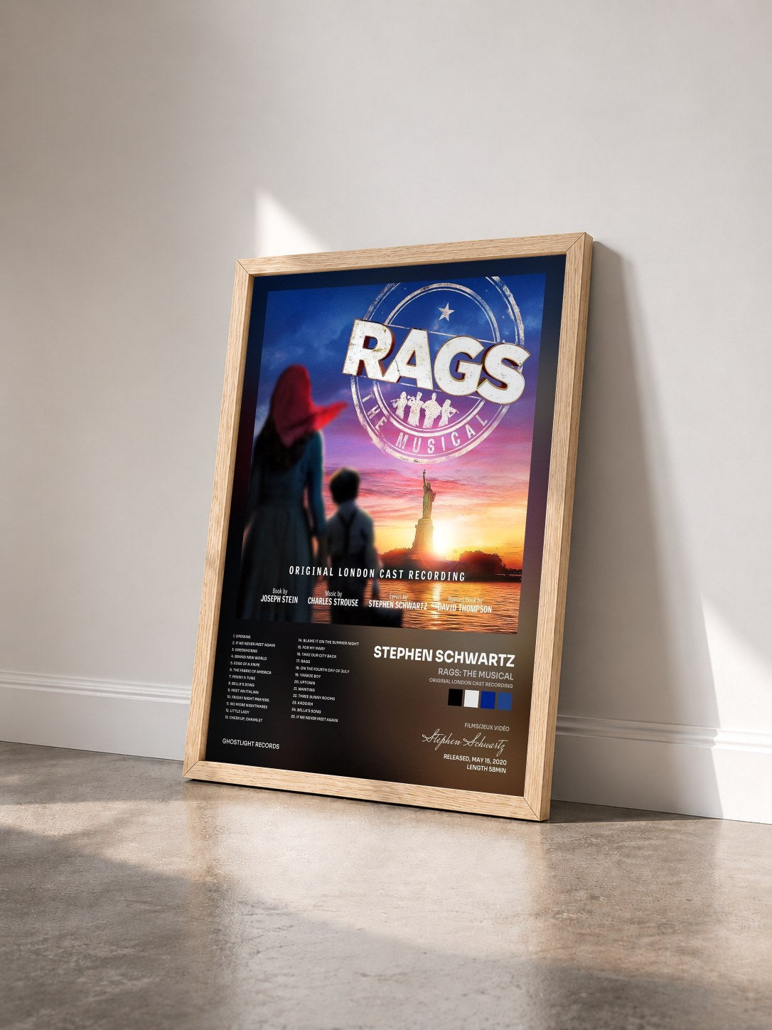 #bois Tableau de l'album Rags: The Musical (Original London Cast Recording) de Stephen Schwartz vu de trois quarts, cadre en bois brut
