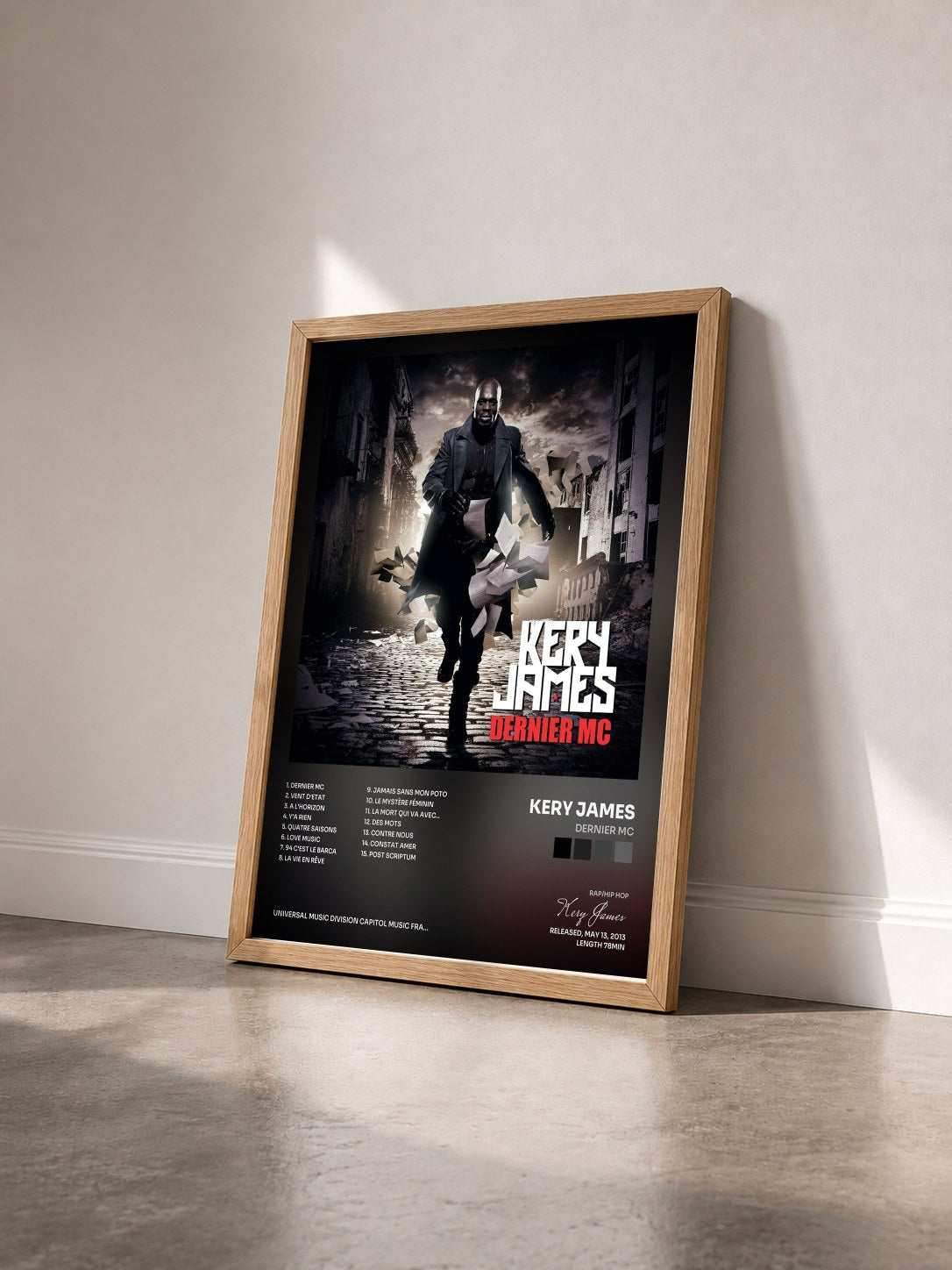 #bois Tableau de l'album Dernier MC de Kery James vu de trois quarts, cadre en bois brut