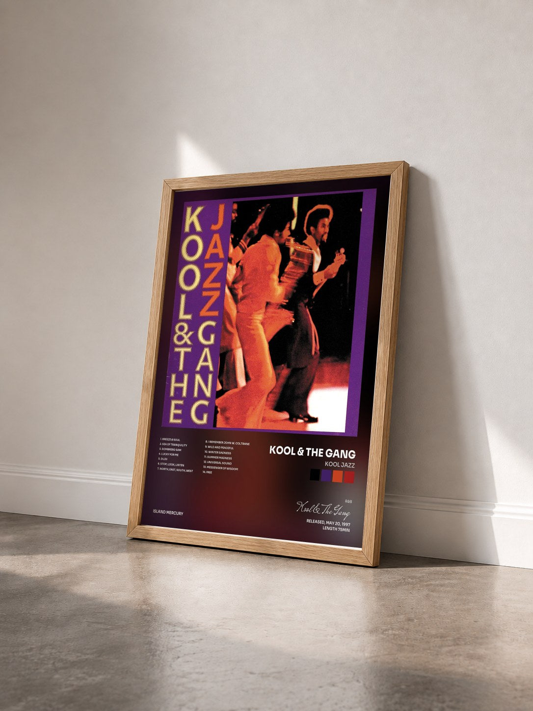 #bois Tableau de l'album Kool Jazz de Kool & The Gang vu de trois quarts, cadre en bois brut