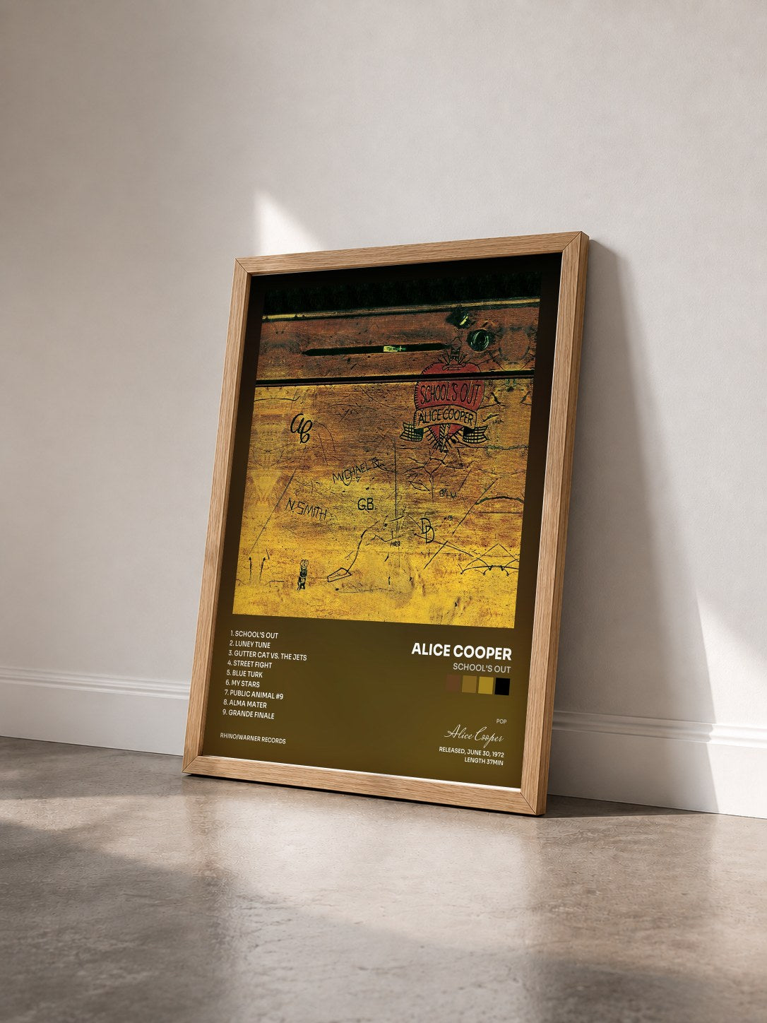 #bois Tableau de l'album School's Out de Alice Cooper vu de trois quarts, cadre en bois brut