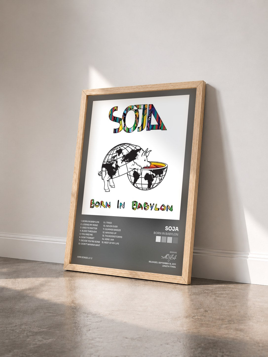 #bois Tableau de l'album Born In Babylon de SOJA vu de trois quarts, cadre en bois brut
