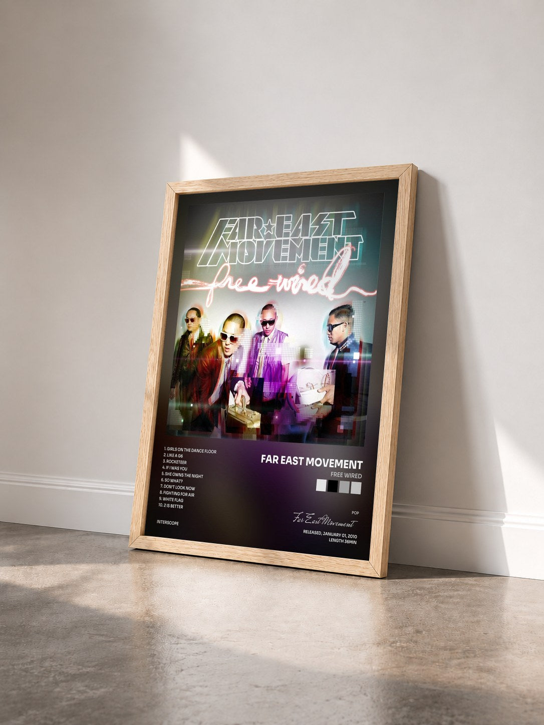 #bois Tableau de l'album Free Wired de Far East Movement vu de trois quarts, cadre en bois brut