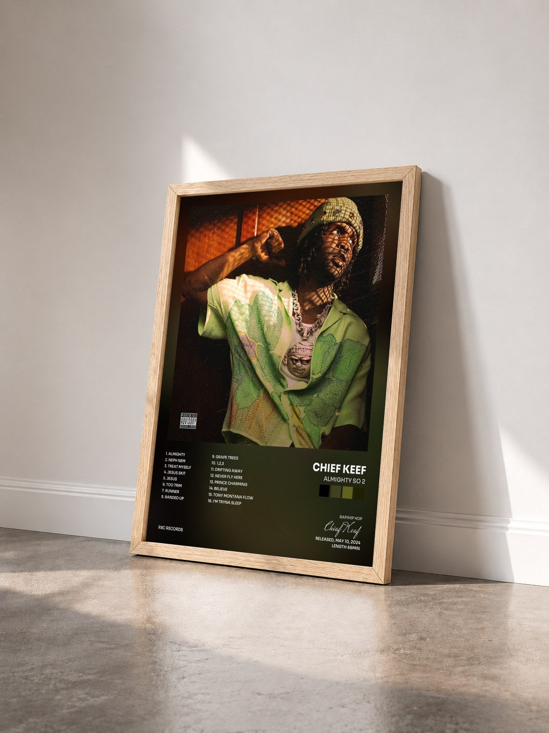 #bois Tableau de l'album Almighty So 2 de Chief Keef vu de trois quarts, cadre en bois brut