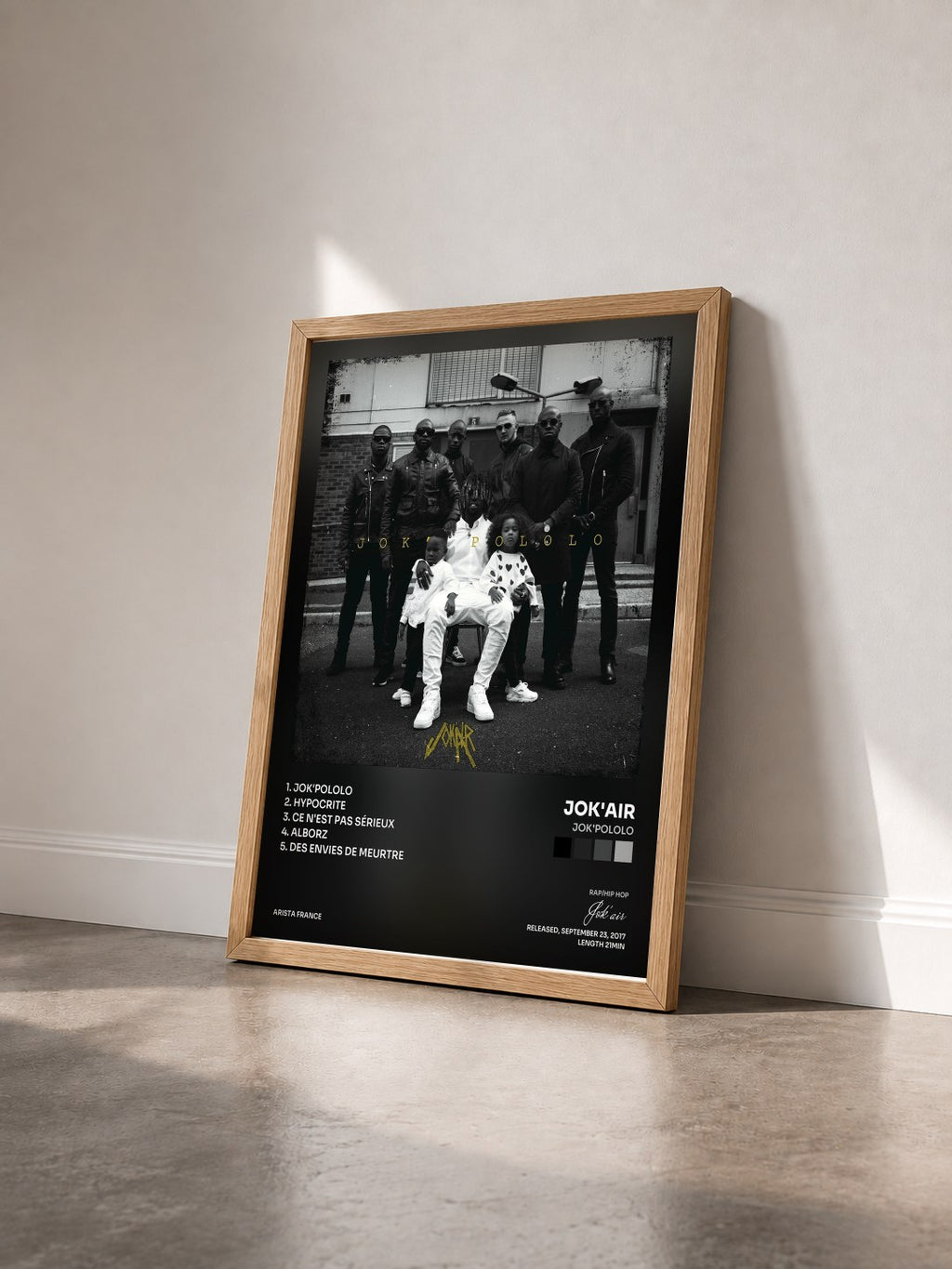 #bois Tableau de l'album Jok'Pololo de Jok'air vu de trois quarts, cadre en bois brut