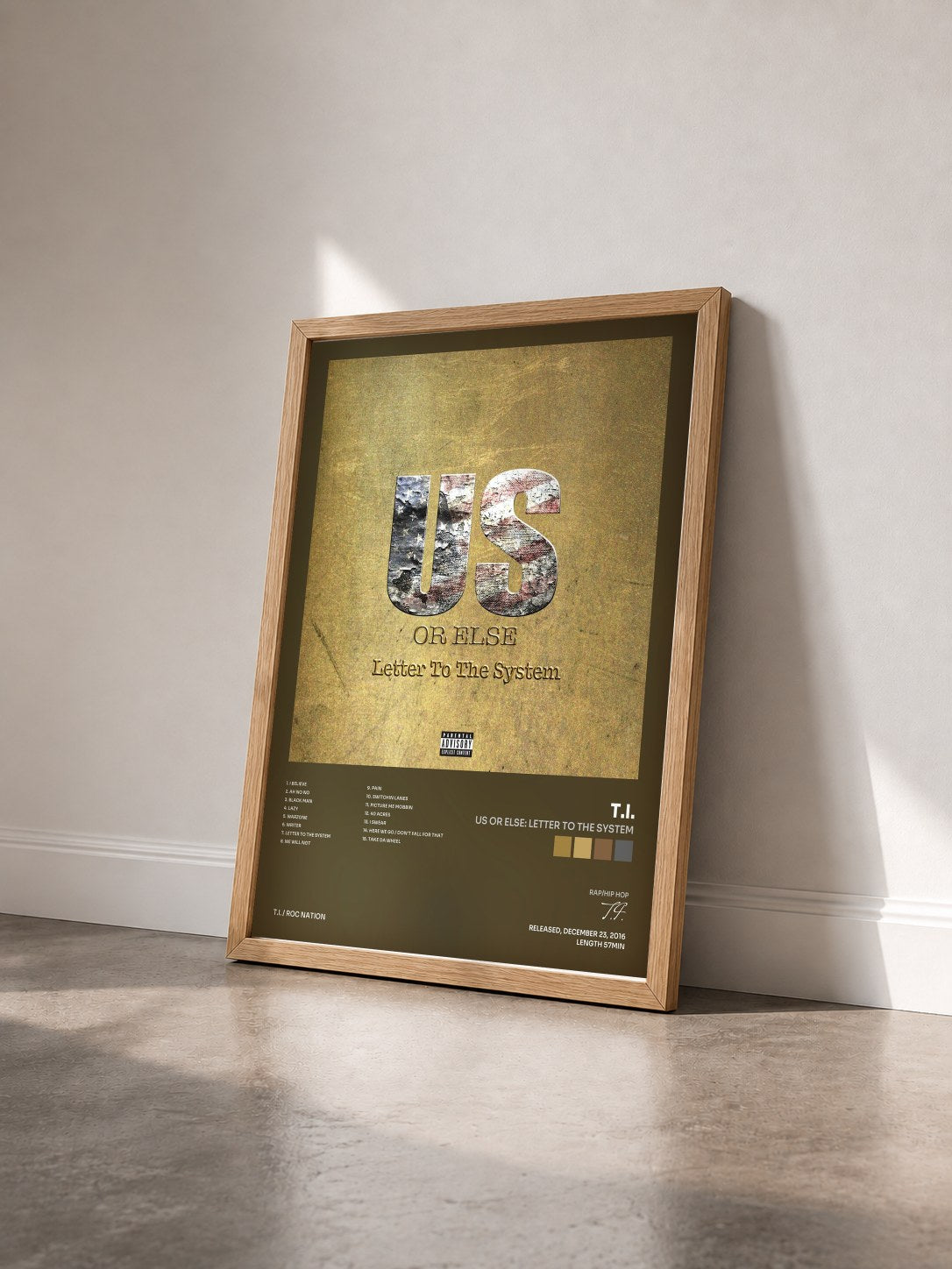 #bois Tableau de l'album Us Or Else: Letter To The System de T.I. vu de trois quarts, cadre en bois brut