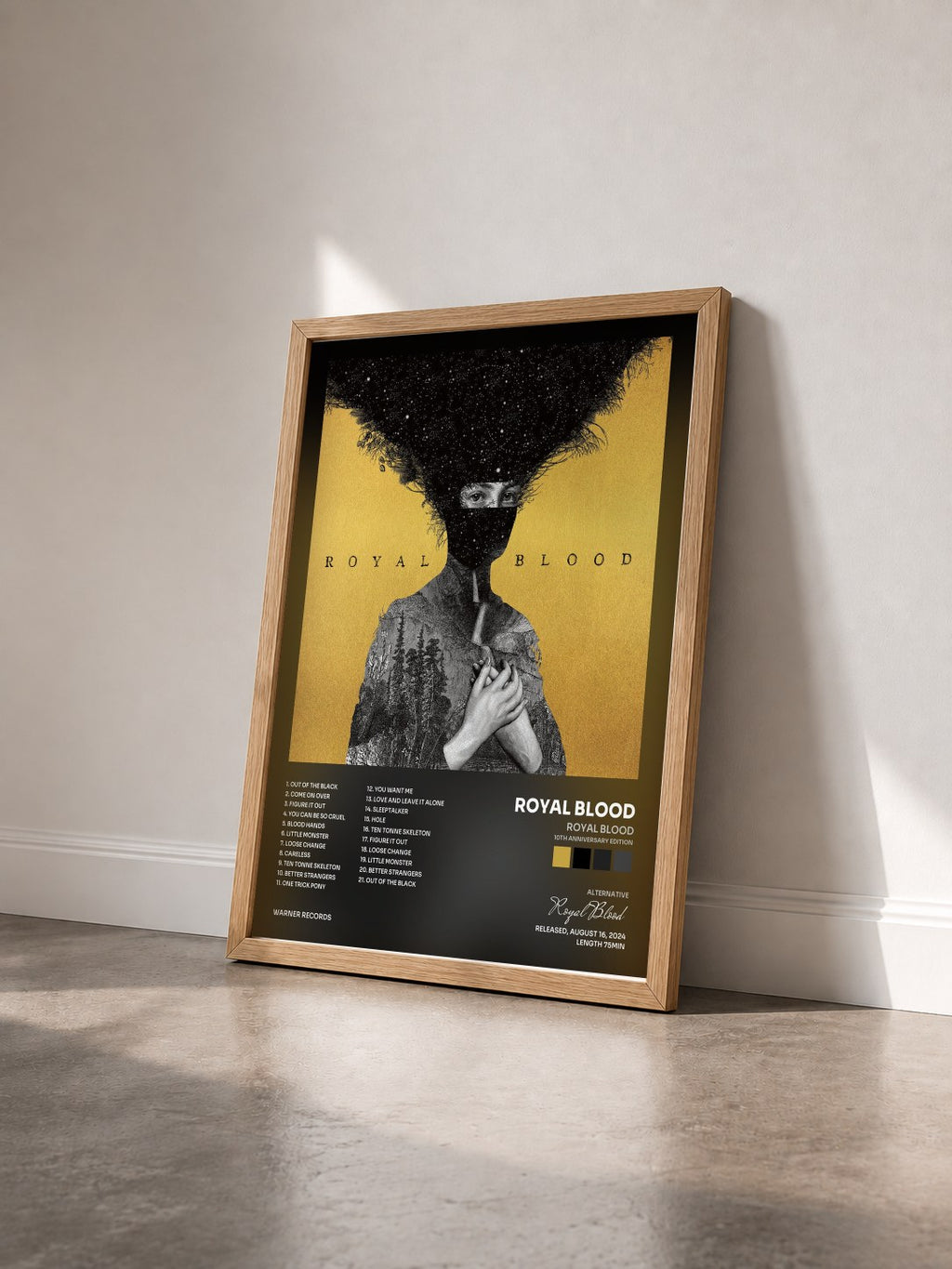 #bois Tableau de l'album Royal Blood (10th Anniversary Edition) de Royal Blood vu de trois quarts, cadre en bois brut