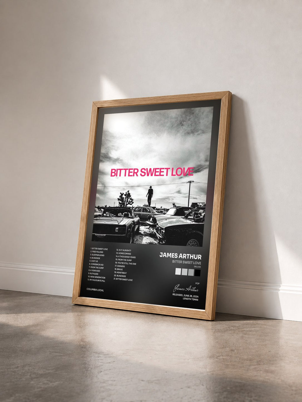 #bois Tableau de l'album Bitter Sweet Love (Deluxe) de James Arthur vu de trois quarts, cadre en bois brut