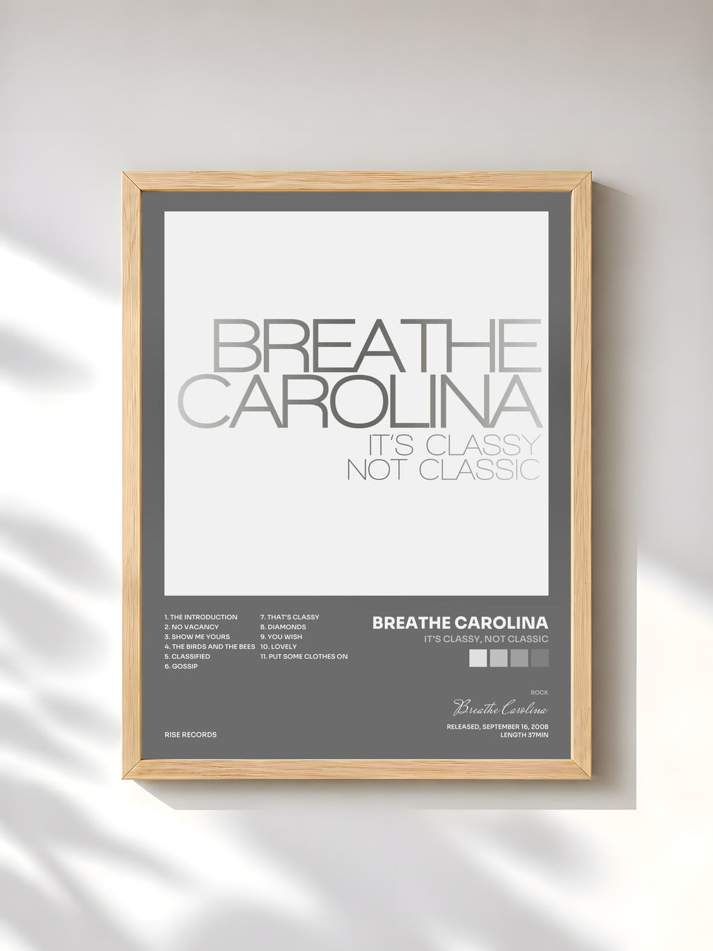 #bois Tableau de l'album It's Classy, Not Classic de Breathe Carolina, cadre en bois brut, imprimé et encadré en France