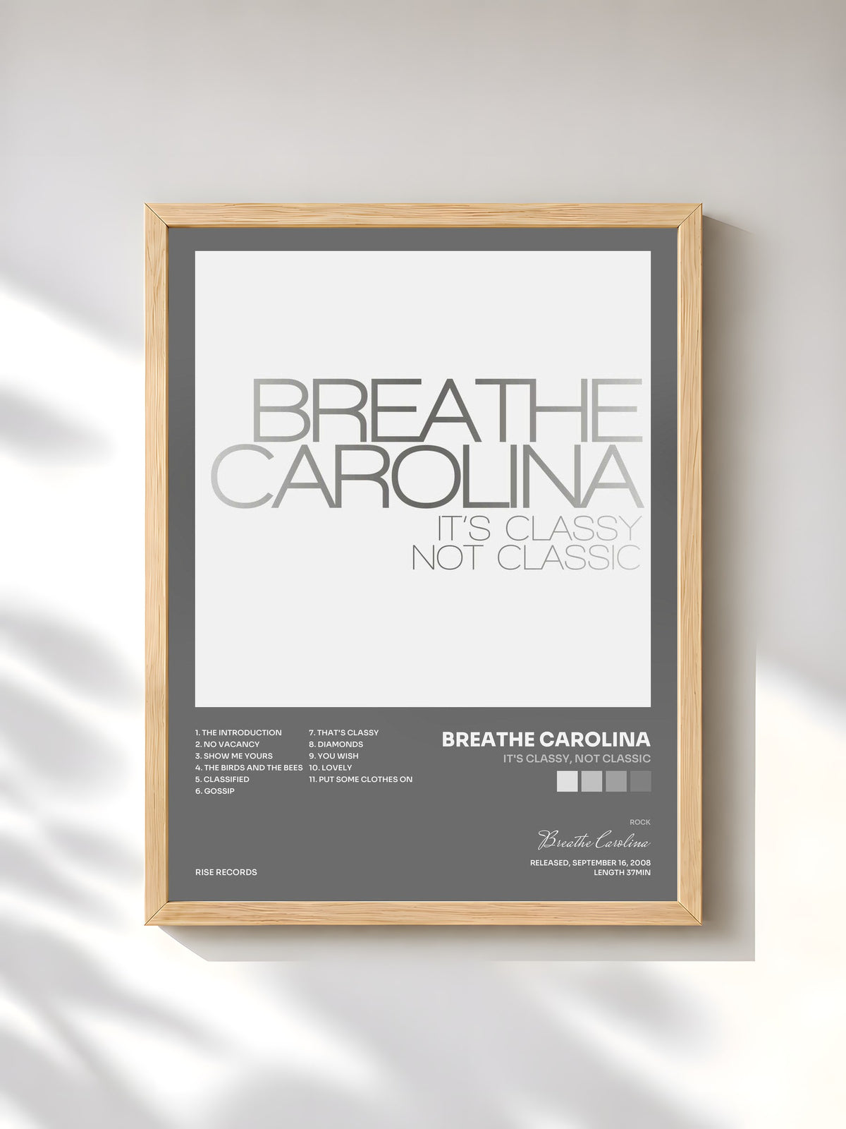 #bois Tableau de l'album It's Classy, Not Classic de Breathe Carolina, cadre en bois brut, imprimé et encadré en France