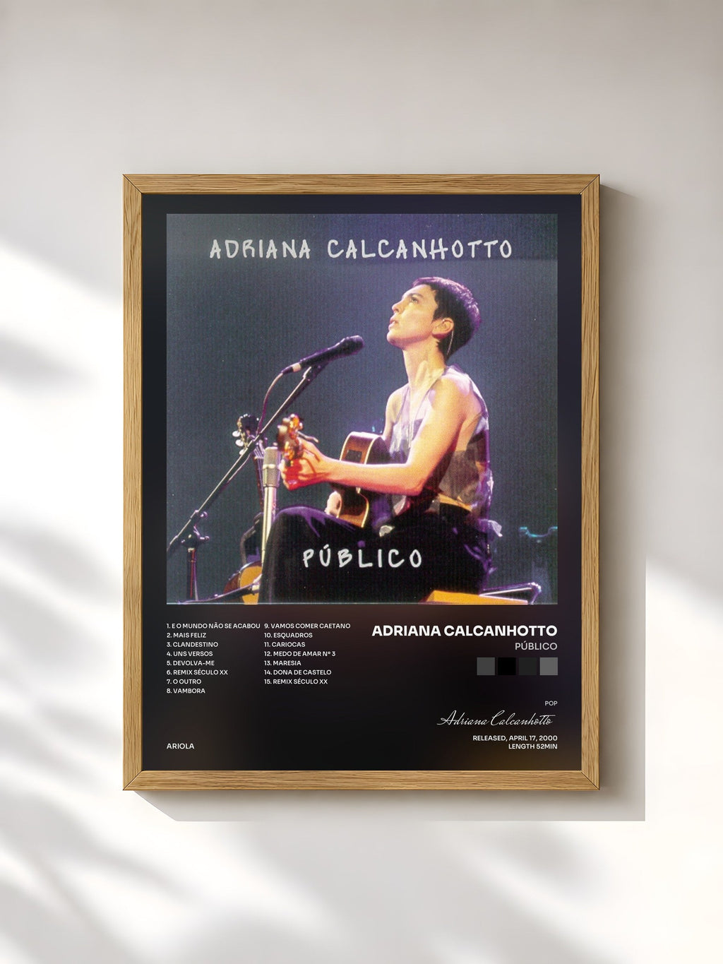 #bois Tableau de l'album Público de Adriana Calcanhotto, cadre en bois brut, imprimé et encadré en France