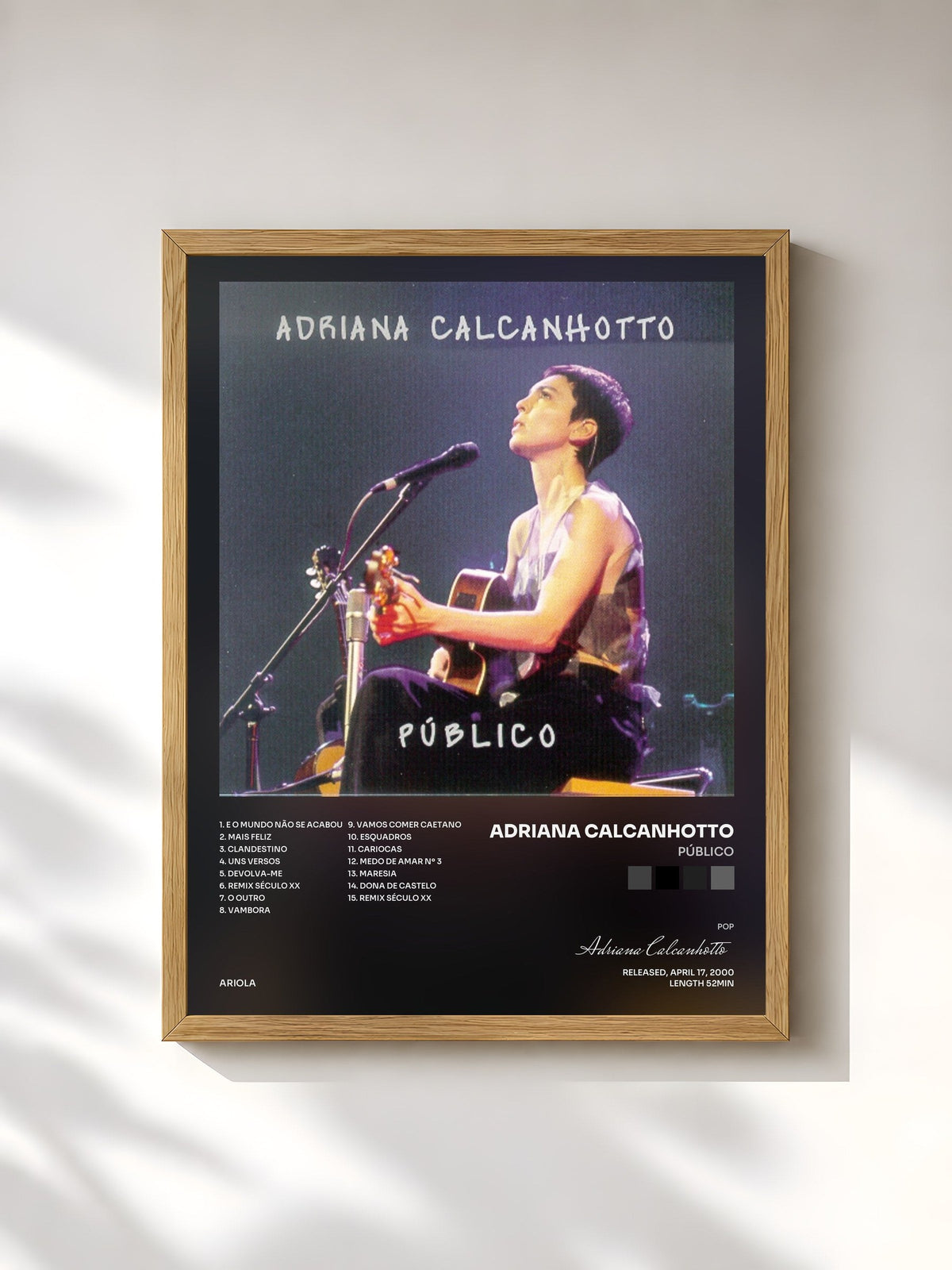 #bois Tableau de l'album Público de Adriana Calcanhotto, cadre en bois brut, imprimé et encadré en France
