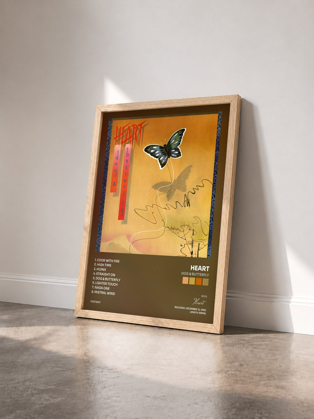 #bois Tableau de l'album Dog & Butterfly de Heart vu de trois quarts, cadre en bois brut