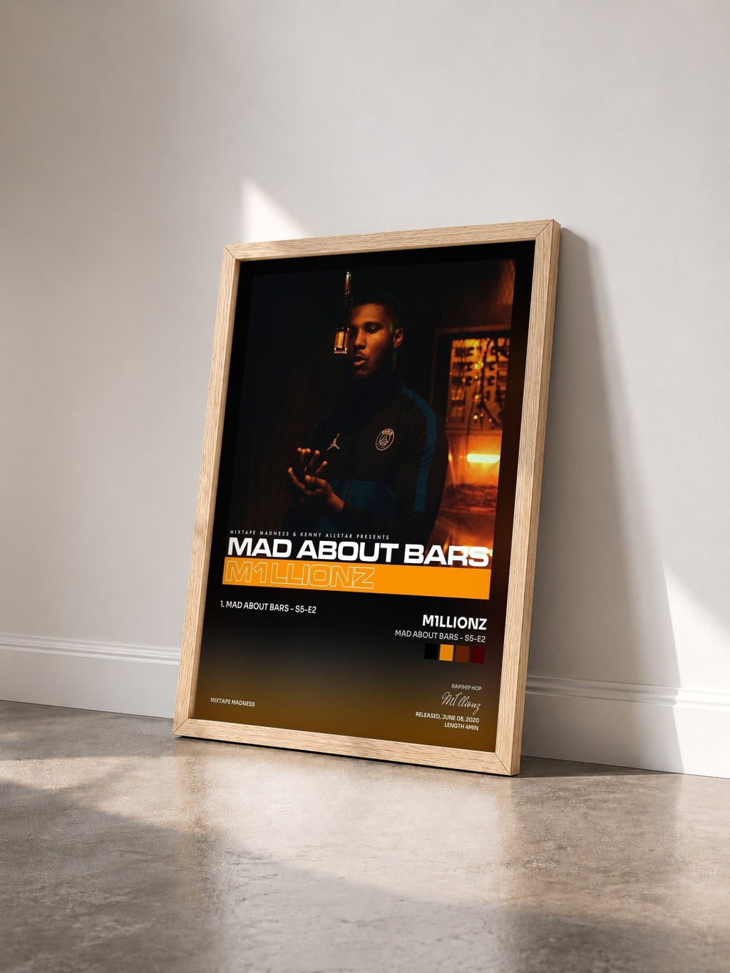 #bois Tableau de l'album Mad About Bars - S5-E2 de M1llionz vu de trois quarts, cadre en bois brut