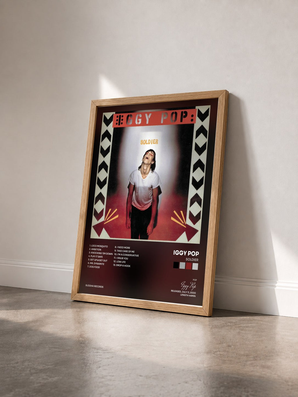 #bois Tableau de l'album Soldier de Iggy Pop vu de trois quarts, cadre en bois brut