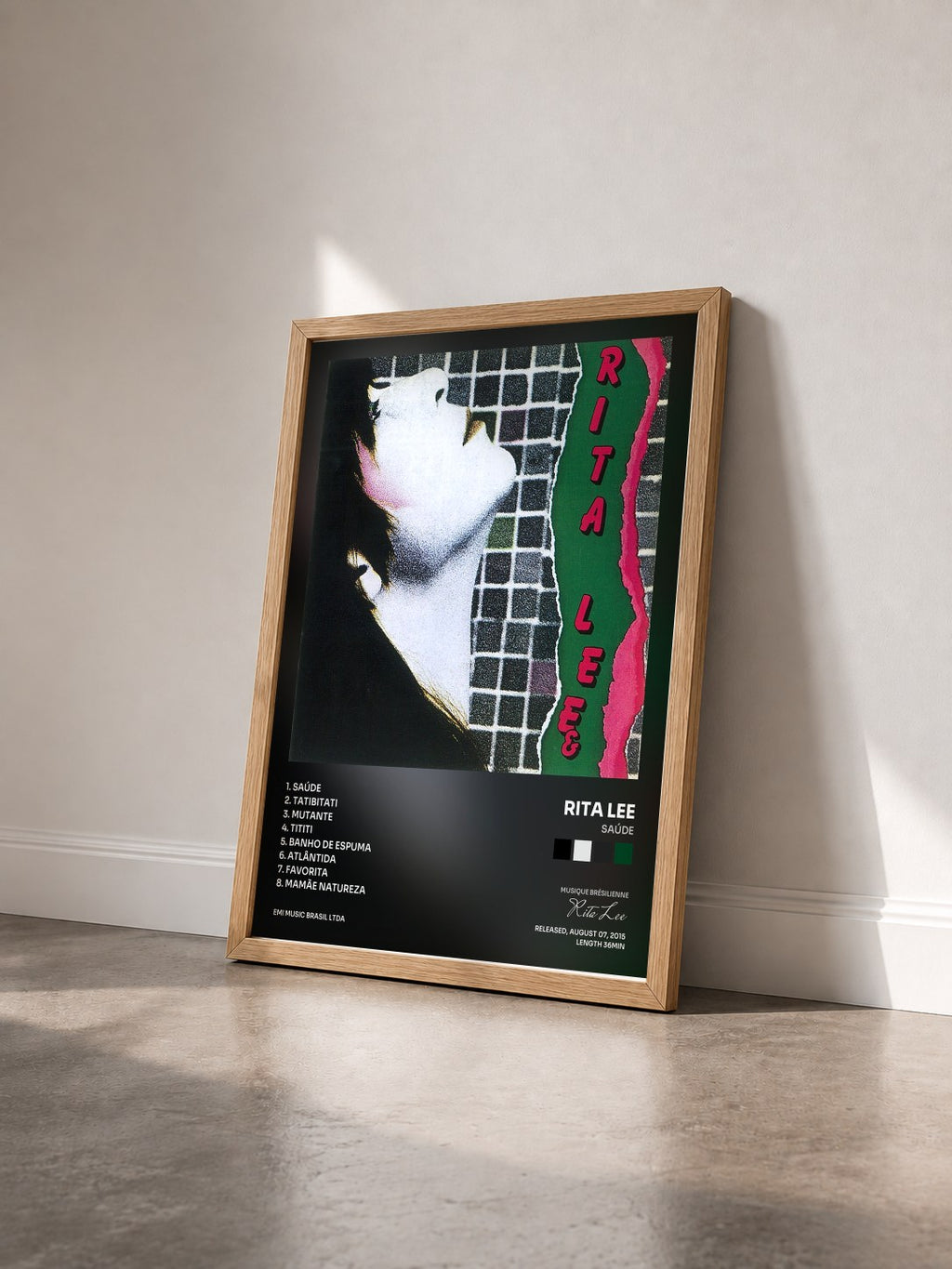 #bois Tableau de l'album Saúde de Rita Lee vu de trois quarts, cadre en bois brut