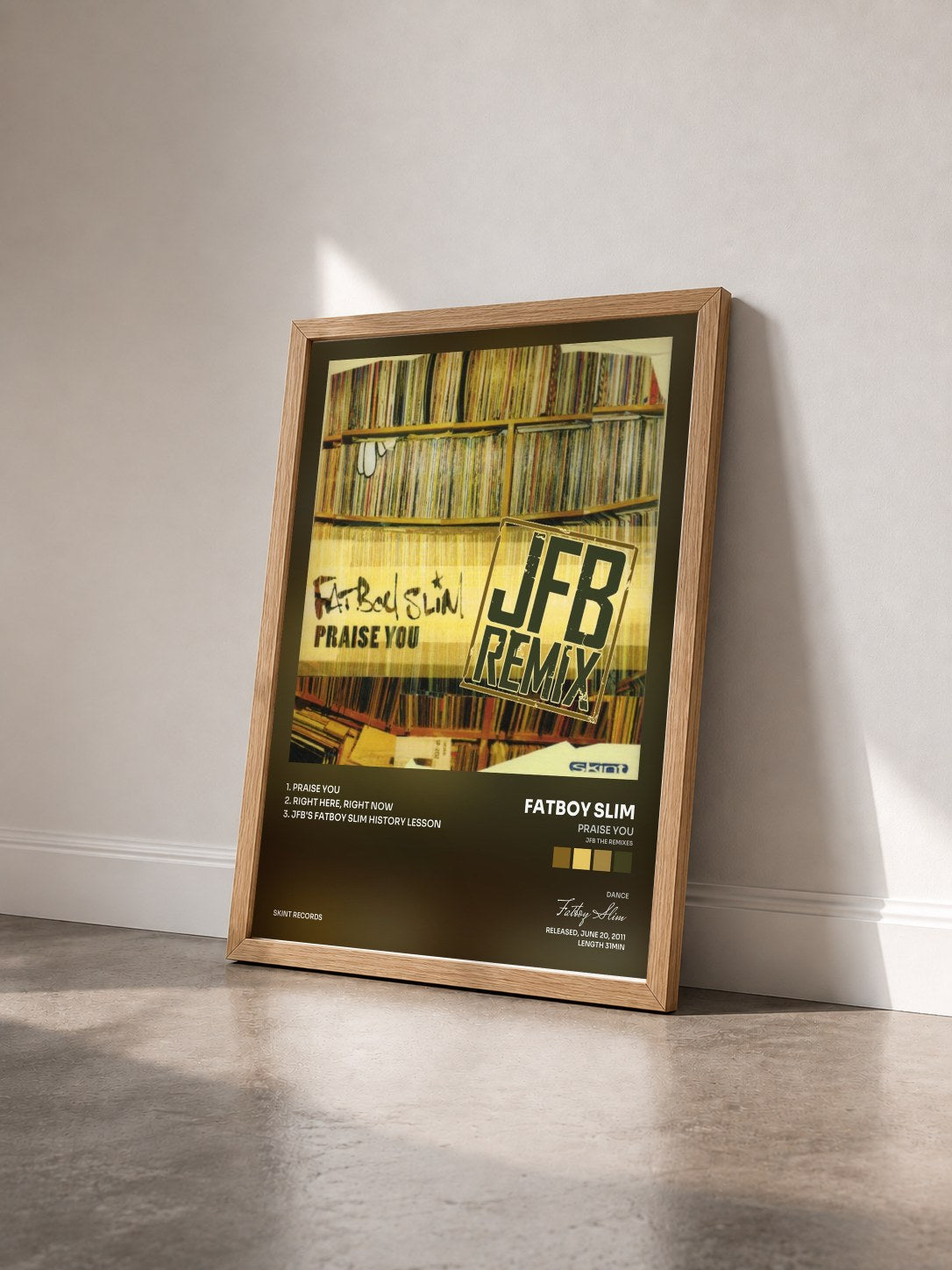 #bois Tableau de l'album Praise You (JFB the Remixes) de Fatboy Slim vu de trois quarts, cadre en bois brut