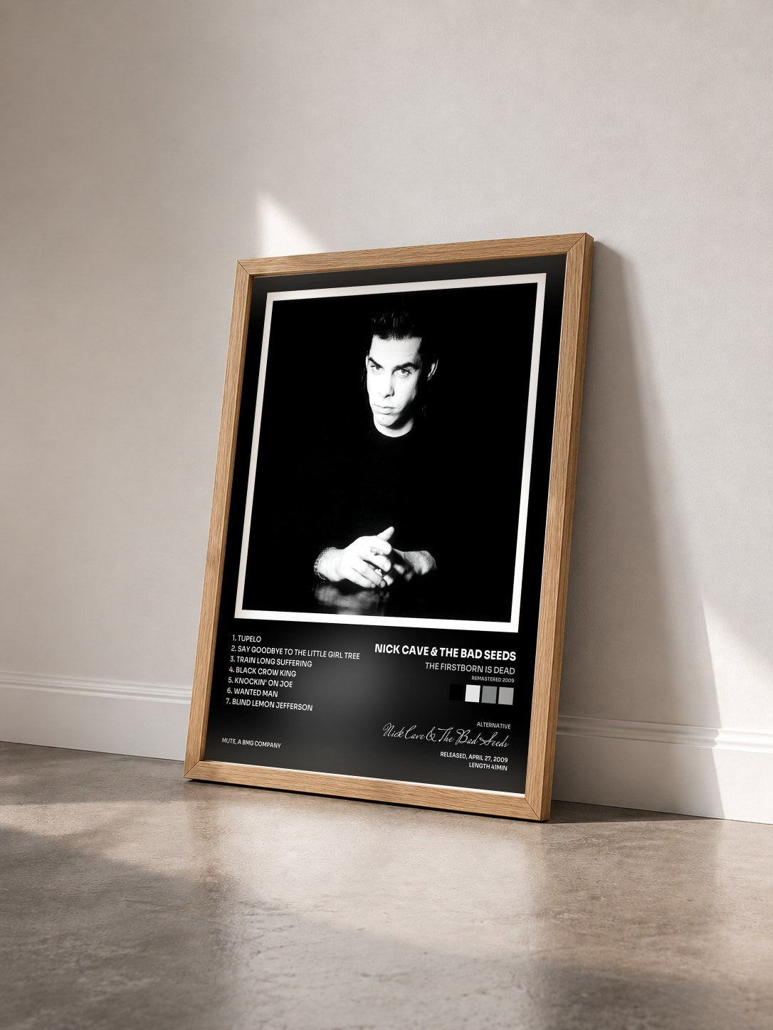 #bois Tableau de l'album The Firstborn Is Dead (Remastered 2009) de Nick Cave & The Bad Seeds vu de trois quarts, cadre en bois brut