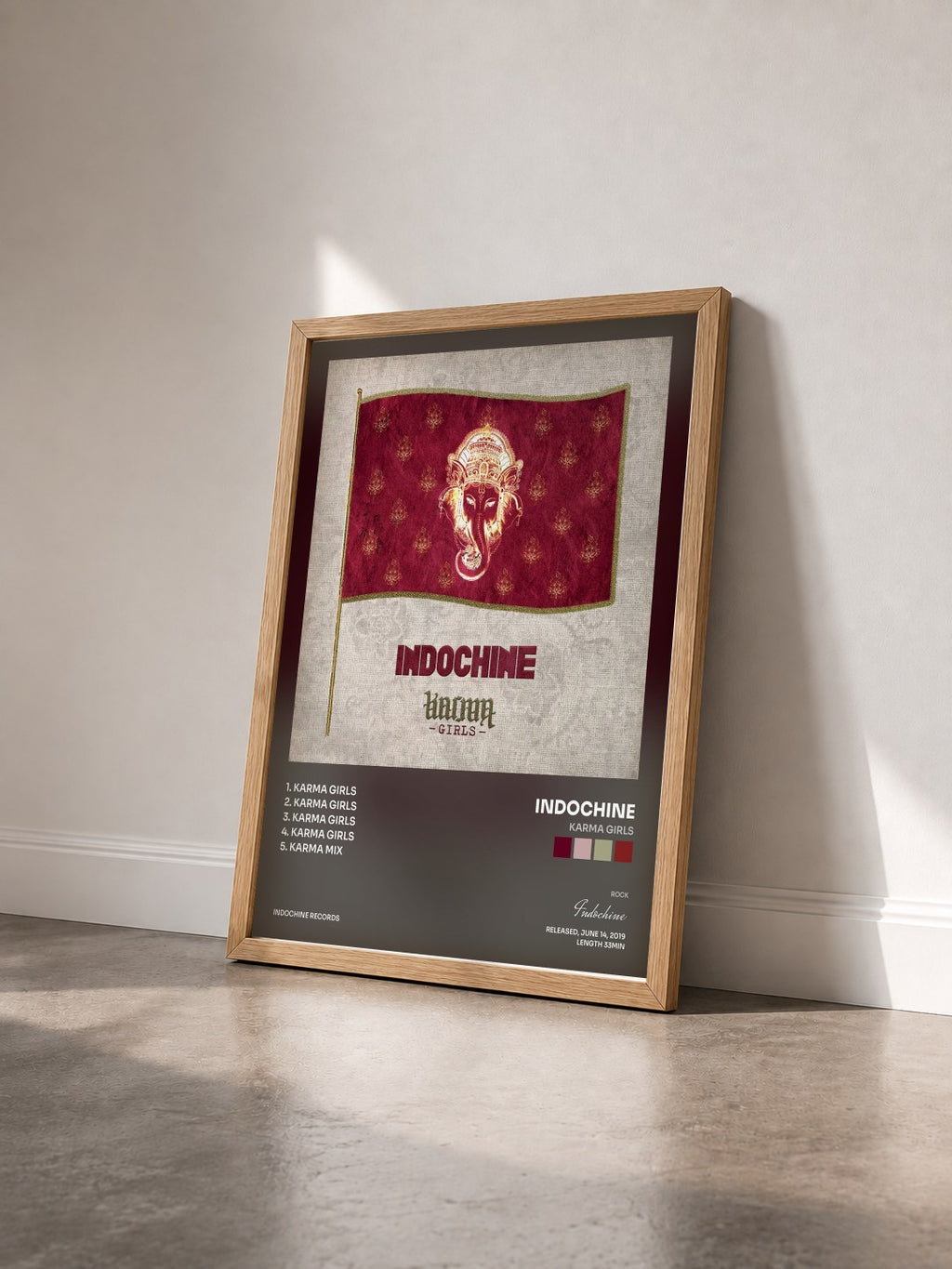 #bois Tableau de l'album Karma Girls de Indochine vu de trois quarts, cadre en bois brut