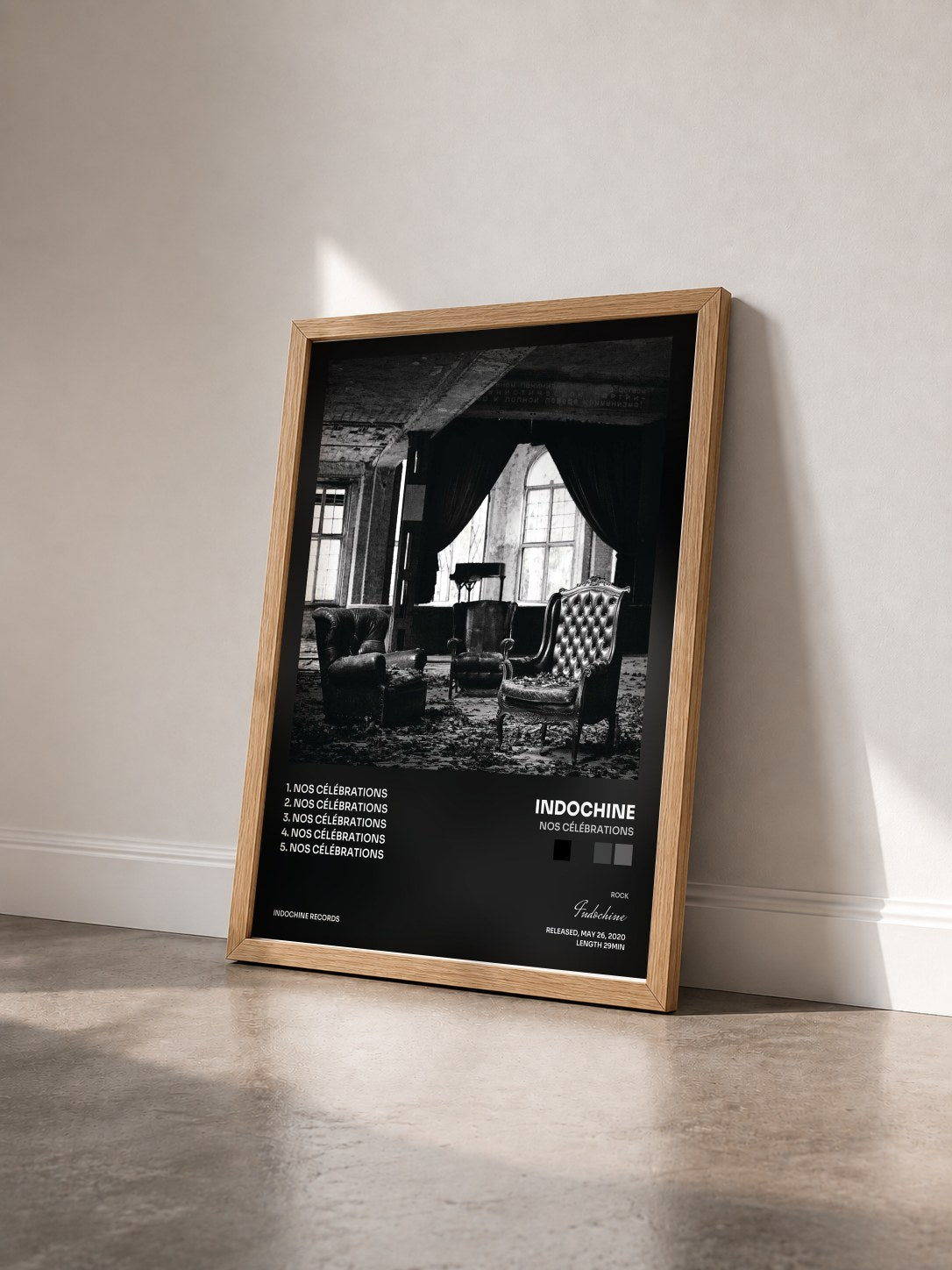 #bois Tableau de l'album Nos célébrations de Indochine vu de trois quarts, cadre en bois brut