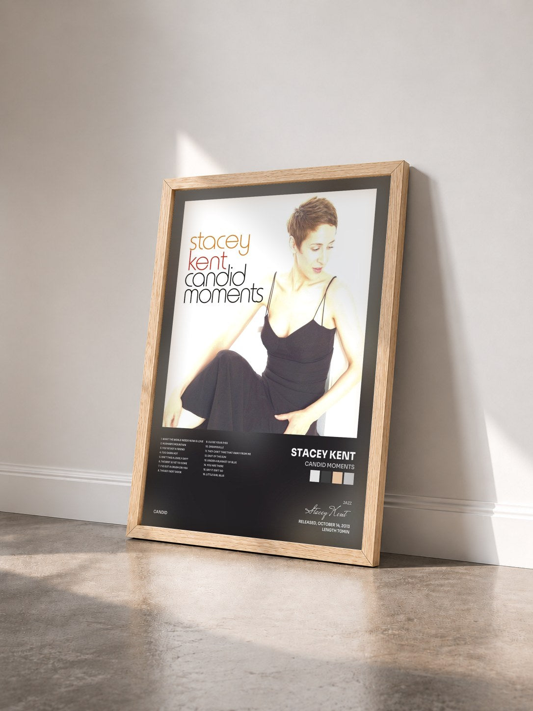 #bois Tableau de l'album Candid Moments de Stacey Kent vu de trois quarts, cadre en bois brut