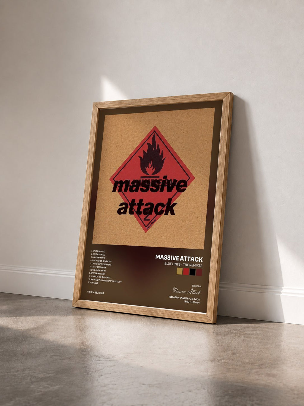 #bois Tableau de l'album Blue Lines - The Remixes de Massive Attack vu de trois quarts, cadre en bois brut