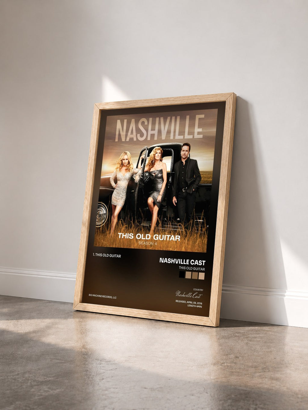 #bois Tableau de l'album This Old Guitar de Nashville Cast vu de trois quarts, cadre en bois brut
