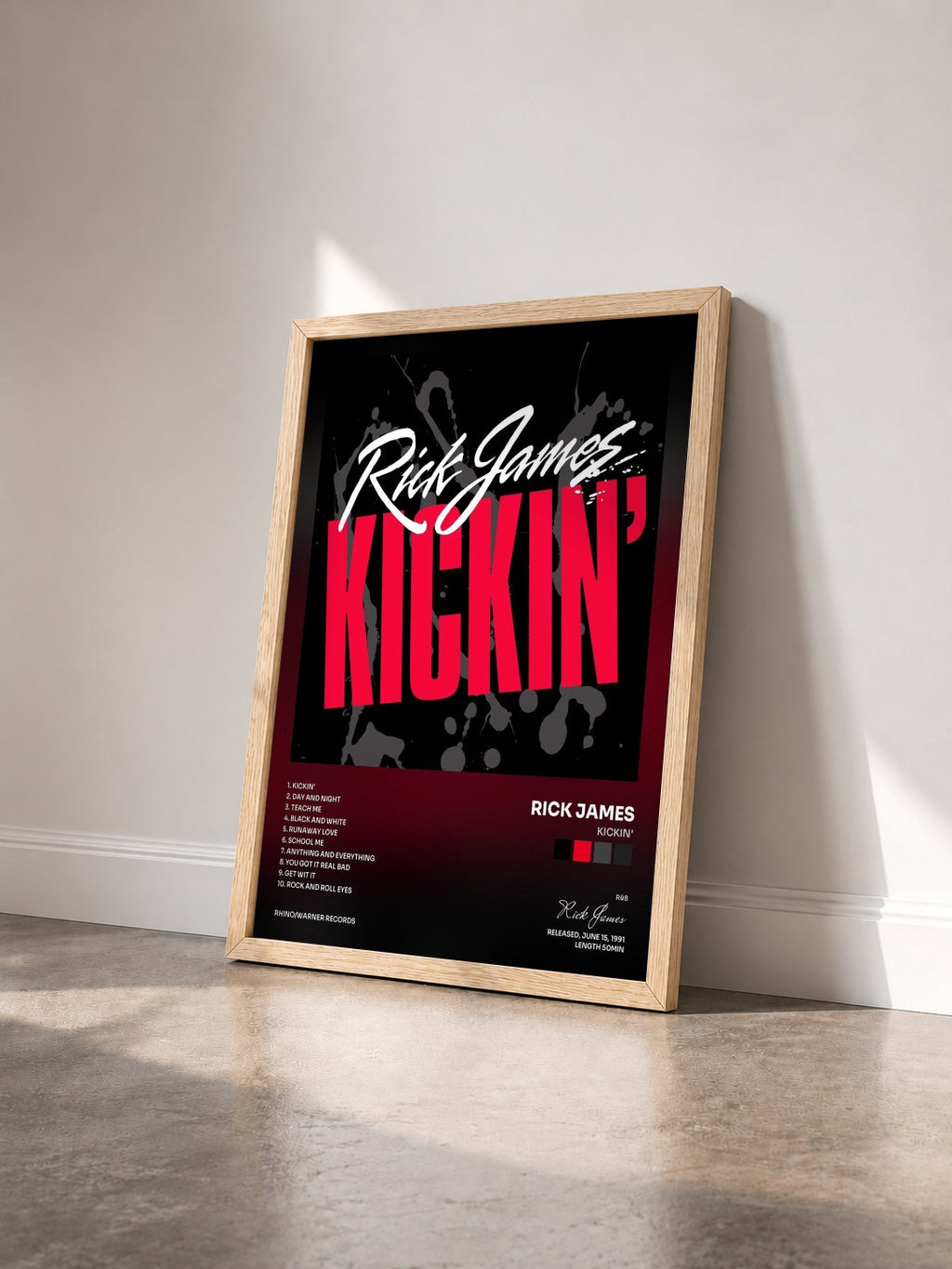#bois Tableau de l'album Kickin' de Rick James vu de trois quarts, cadre en bois brut