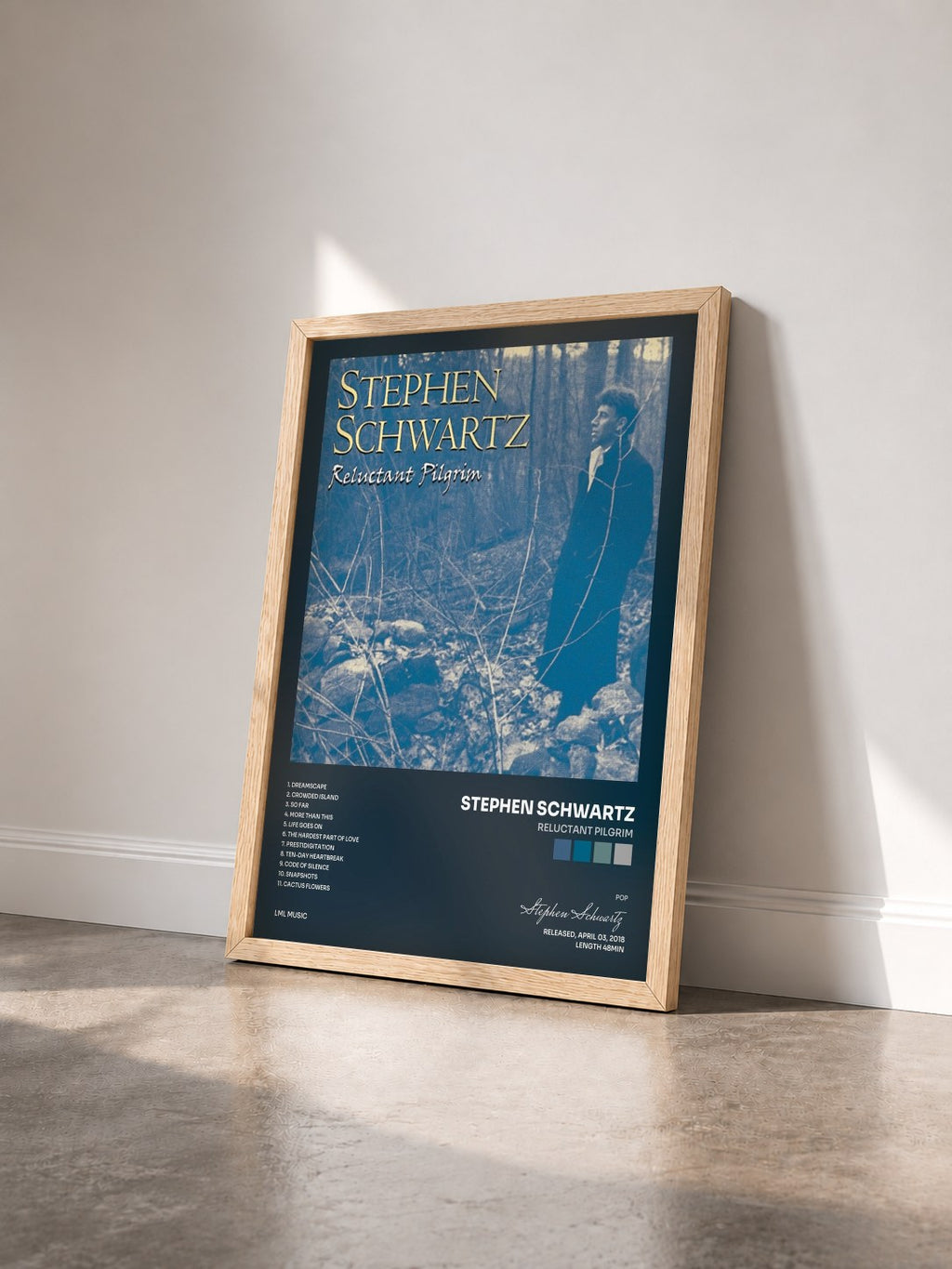 #bois Tableau de l'album Reluctant Pilgrim de Stephen Schwartz vu de trois quarts, cadre en bois brut