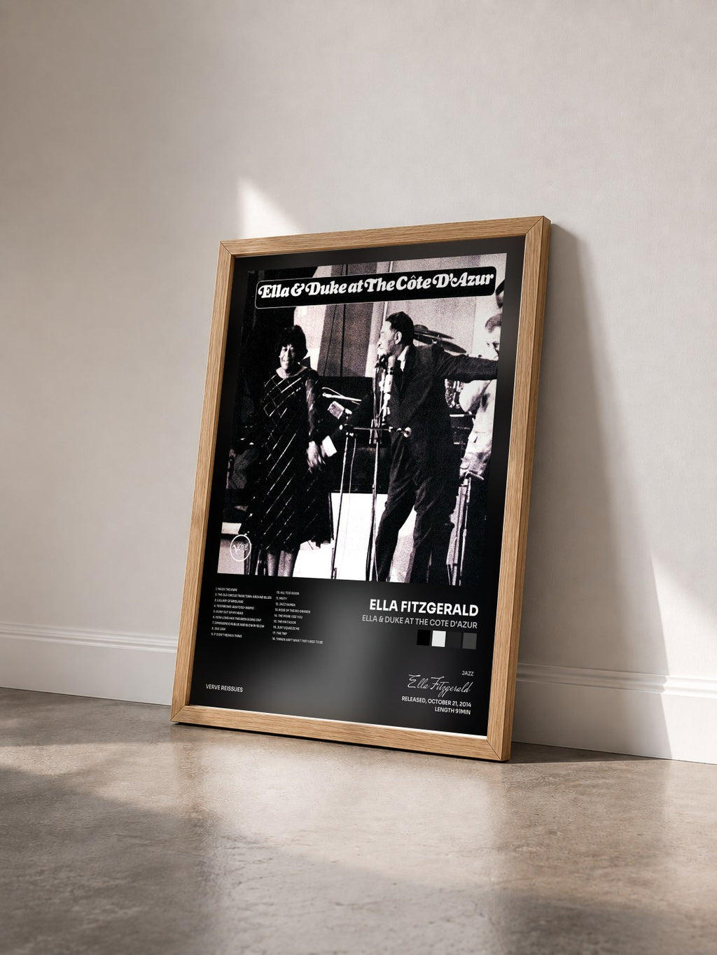 #bois Tableau de l'album Ella & Duke At The Cote d'Azur de Ella Fitzgerald vu de trois quarts, cadre en bois brut